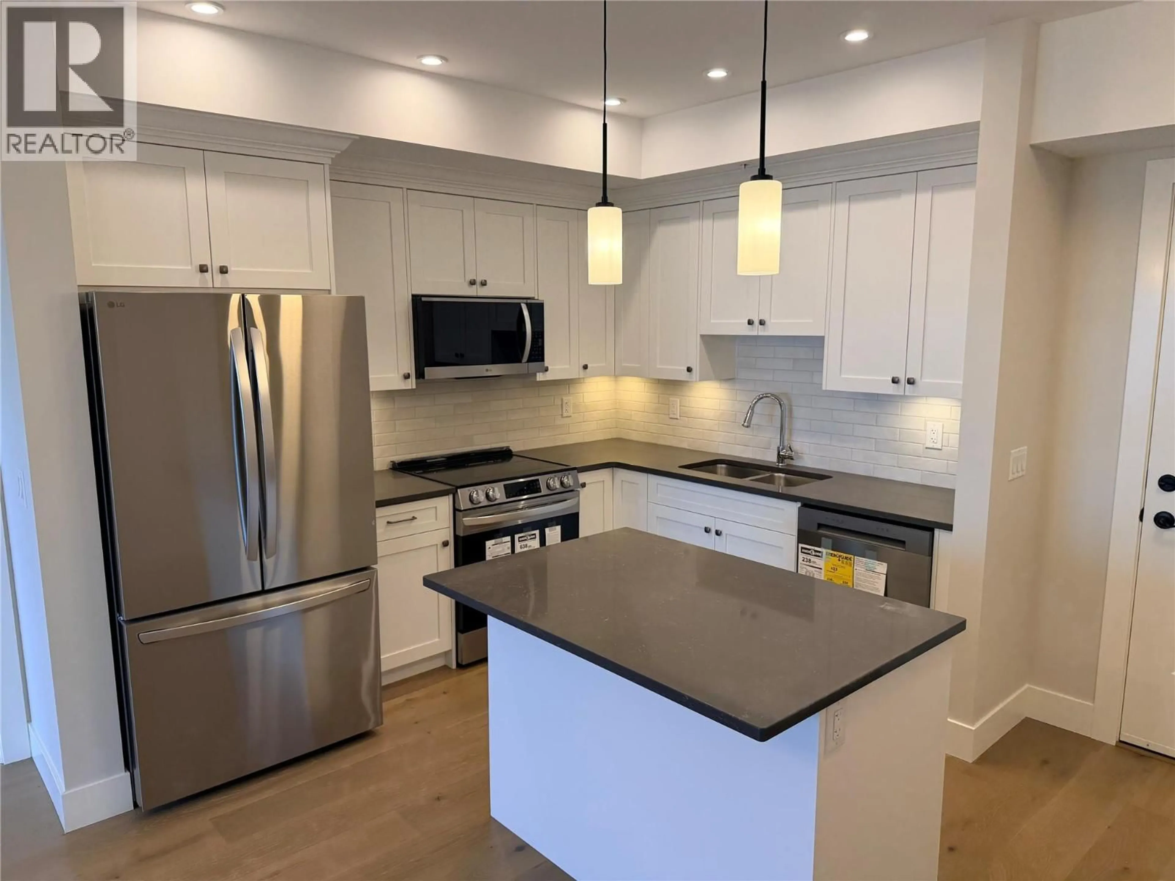 Open concept kitchen, unknown for 202 - 2171 VAN HORNE DRIVE, Kamloops British Columbia V1S0E2