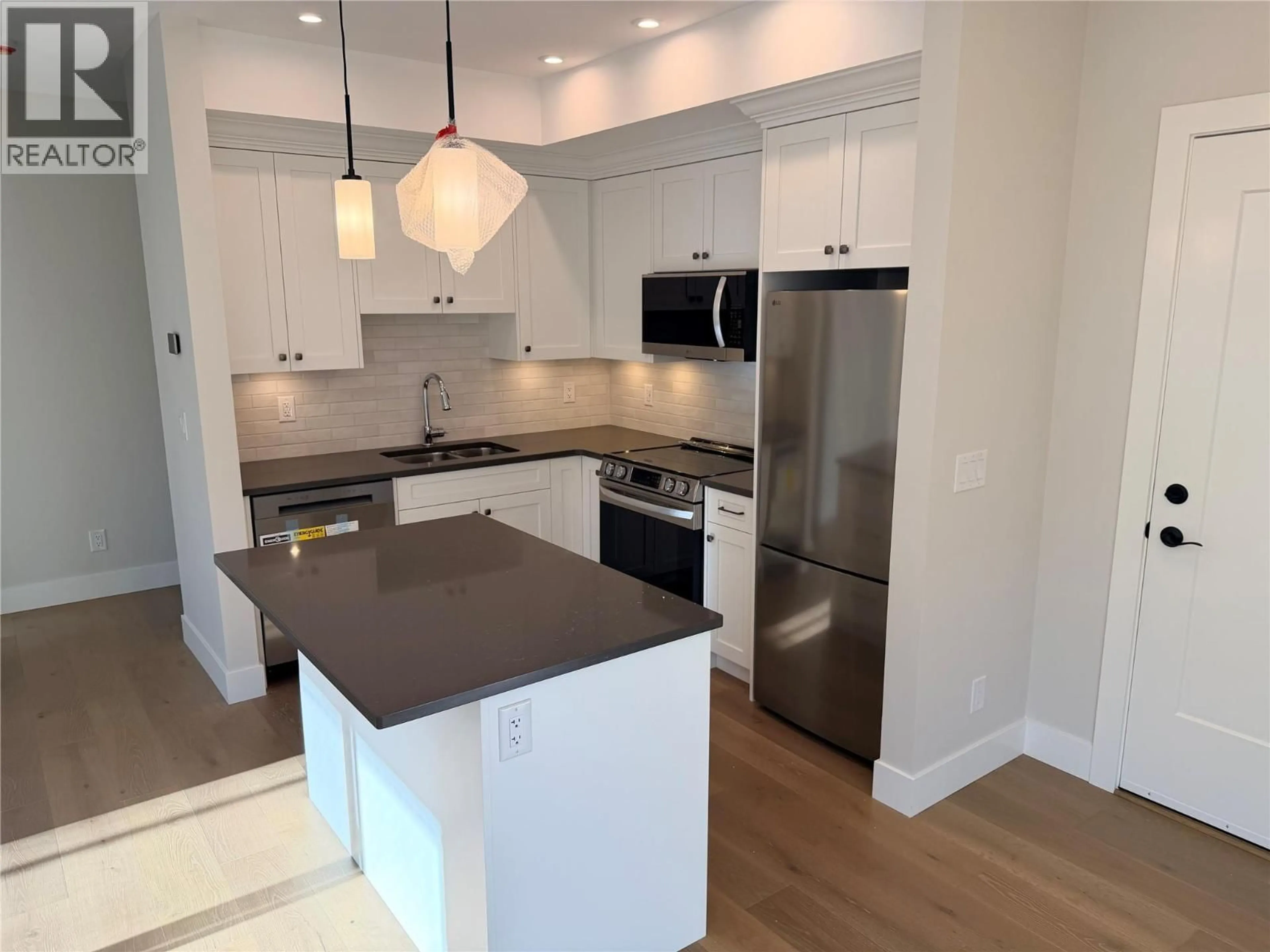 Open concept kitchen, unknown for 105 - 2171 VAN HORNE DRIVE, Kamloops British Columbia V1S0E2