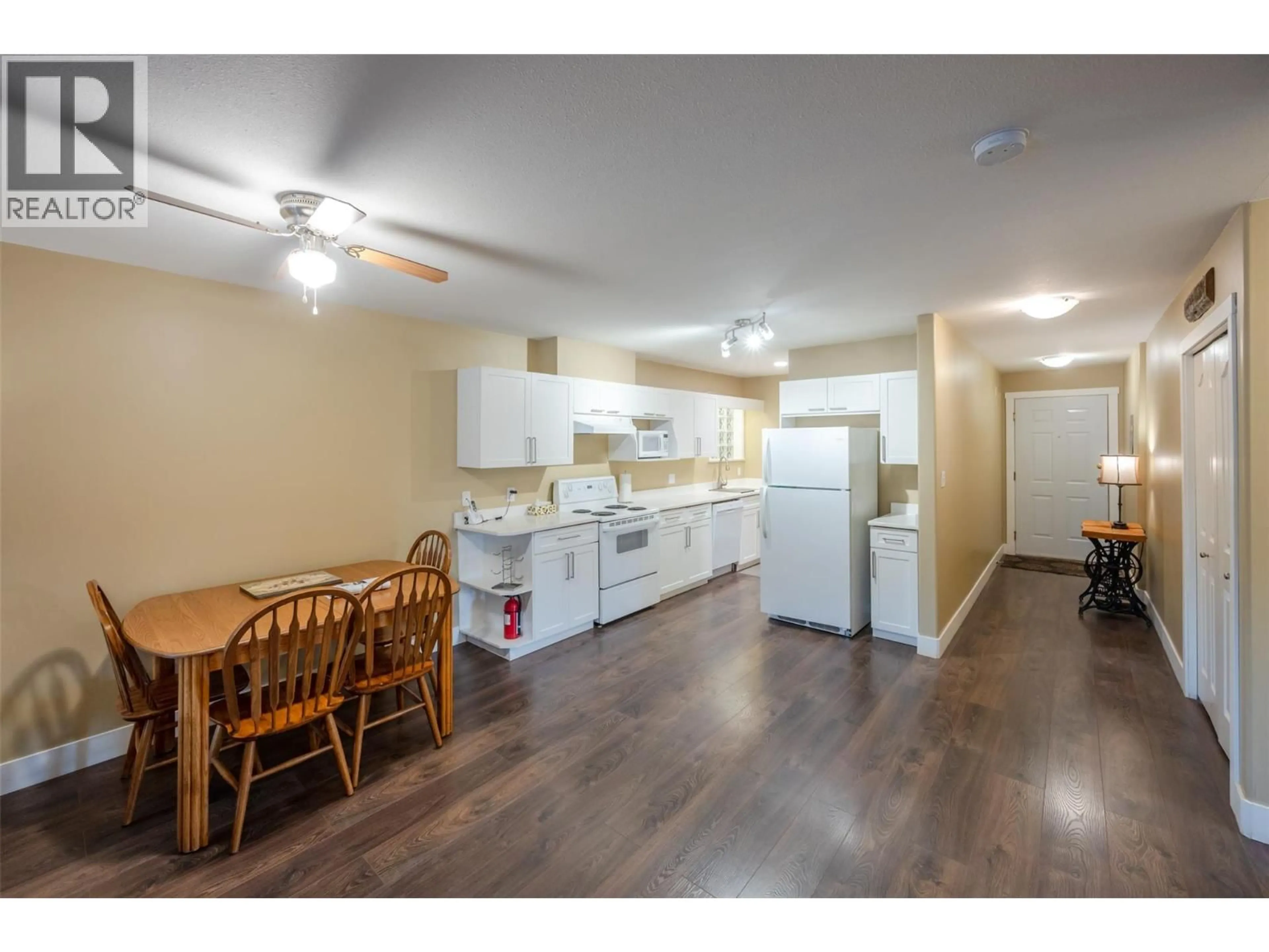 Standard kitchen, wood/laminate floor for 309 - 640 MAIN STREET, Okanagan Falls British Columbia V0H1R4