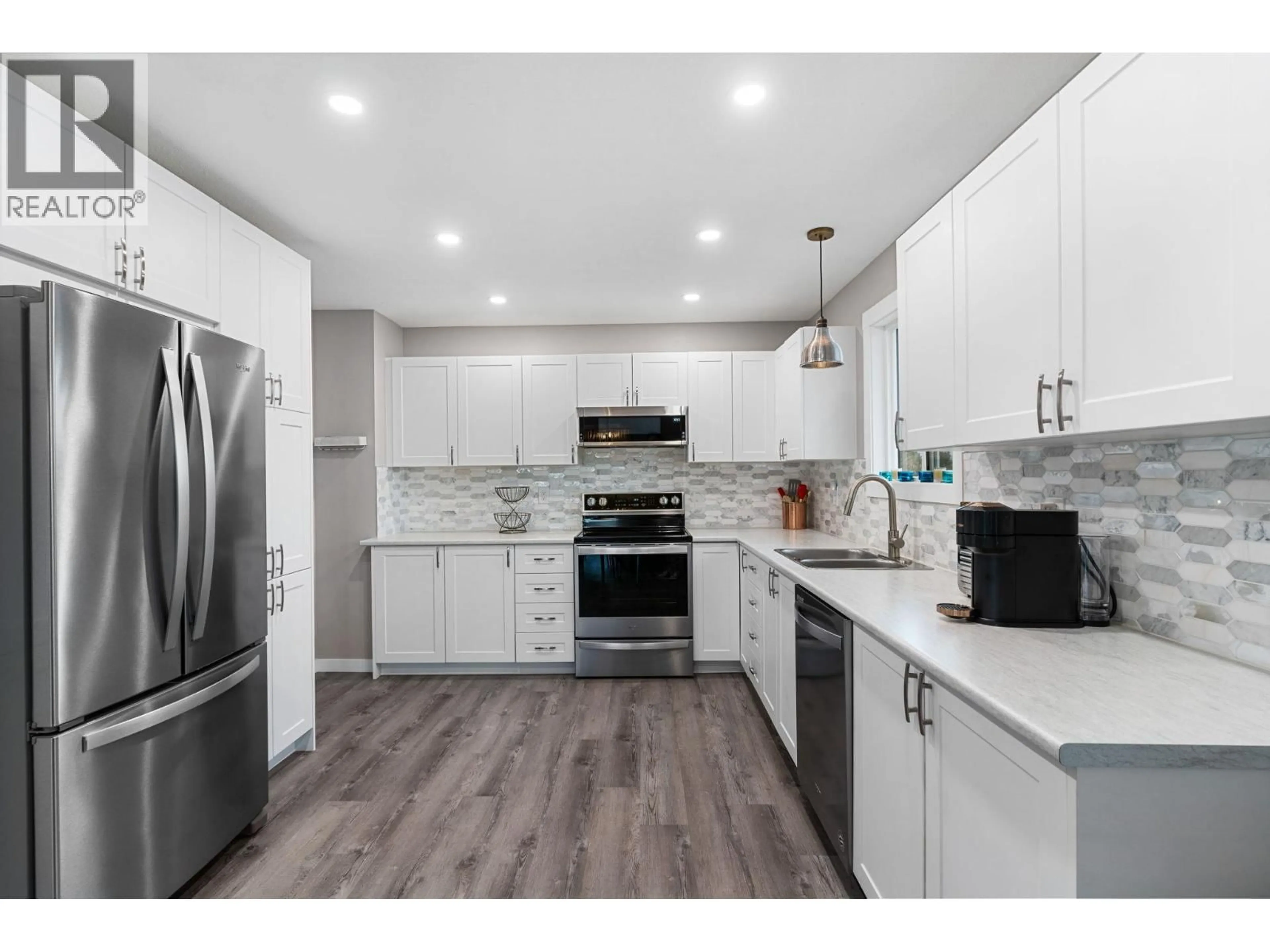 Open concept kitchen, unknown for 2913 PROSPECT DRIVE, Vernon British Columbia V1T8J2