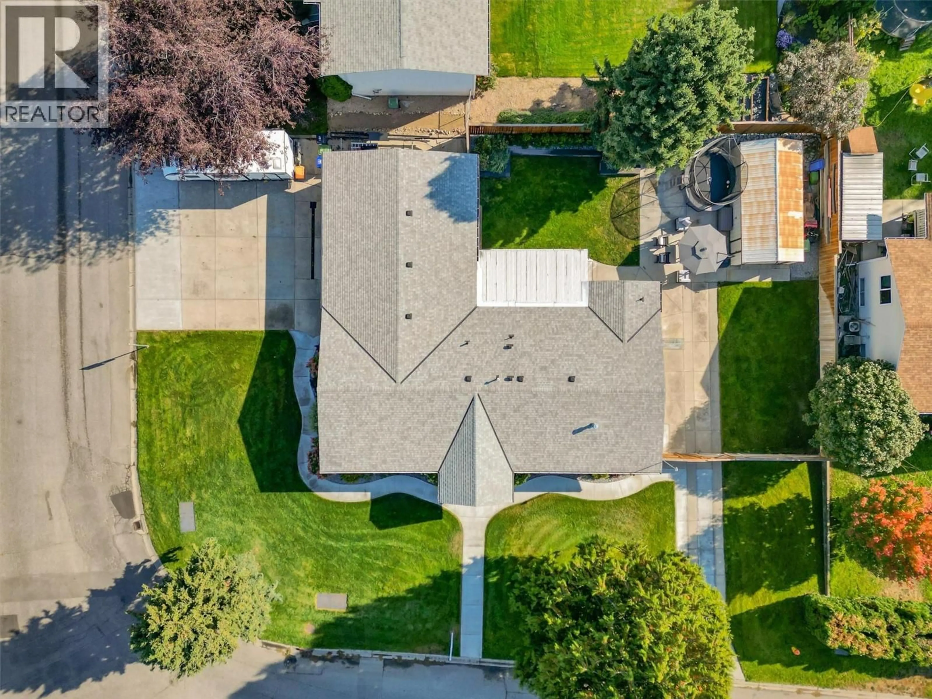 A pic from outside/outdoor area/front of a property/back of a property/a pic from drone, street for 3361 HALL ROAD, Kelowna British Columbia V1W2V9