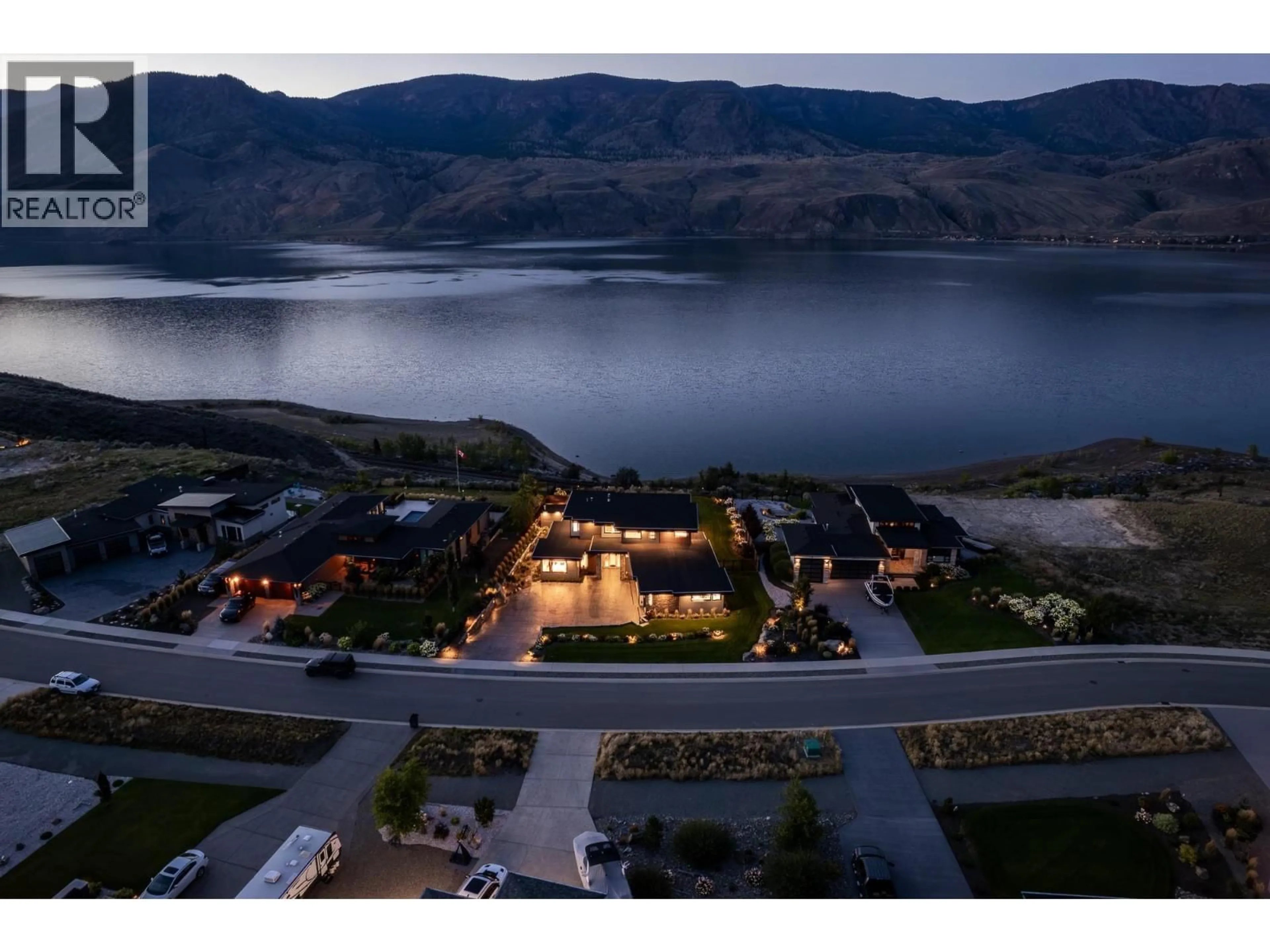 A pic from outside/outdoor area/front of a property/back of a property/a pic from drone, mountain view for 338 RUE CHEVAL NOIR OTHER, Kamloops British Columbia V1S0G2