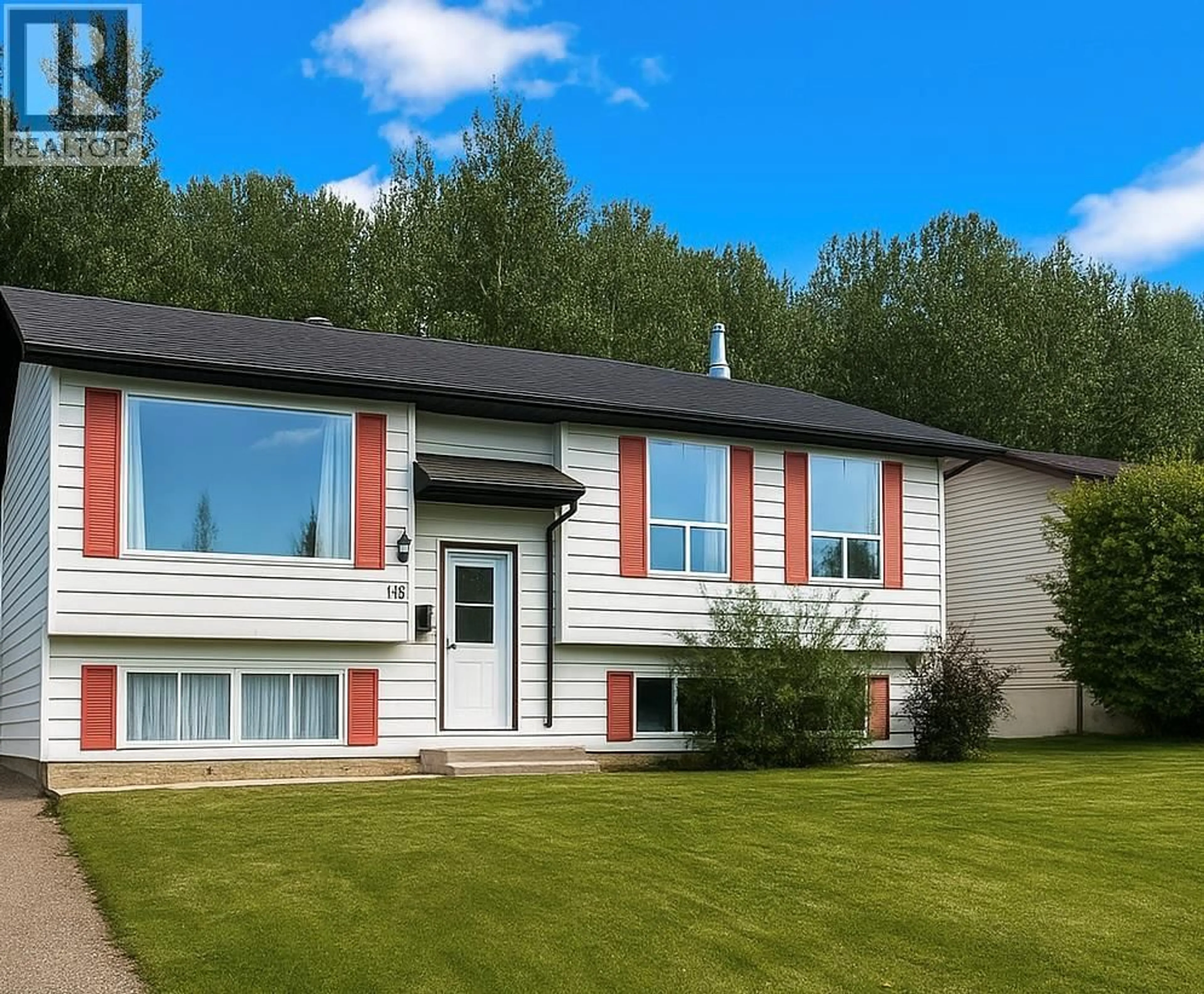 Home with vinyl exterior material, street for 156 GWILLIM CRESCENT, Tumbler Ridge British Columbia V0C2W0