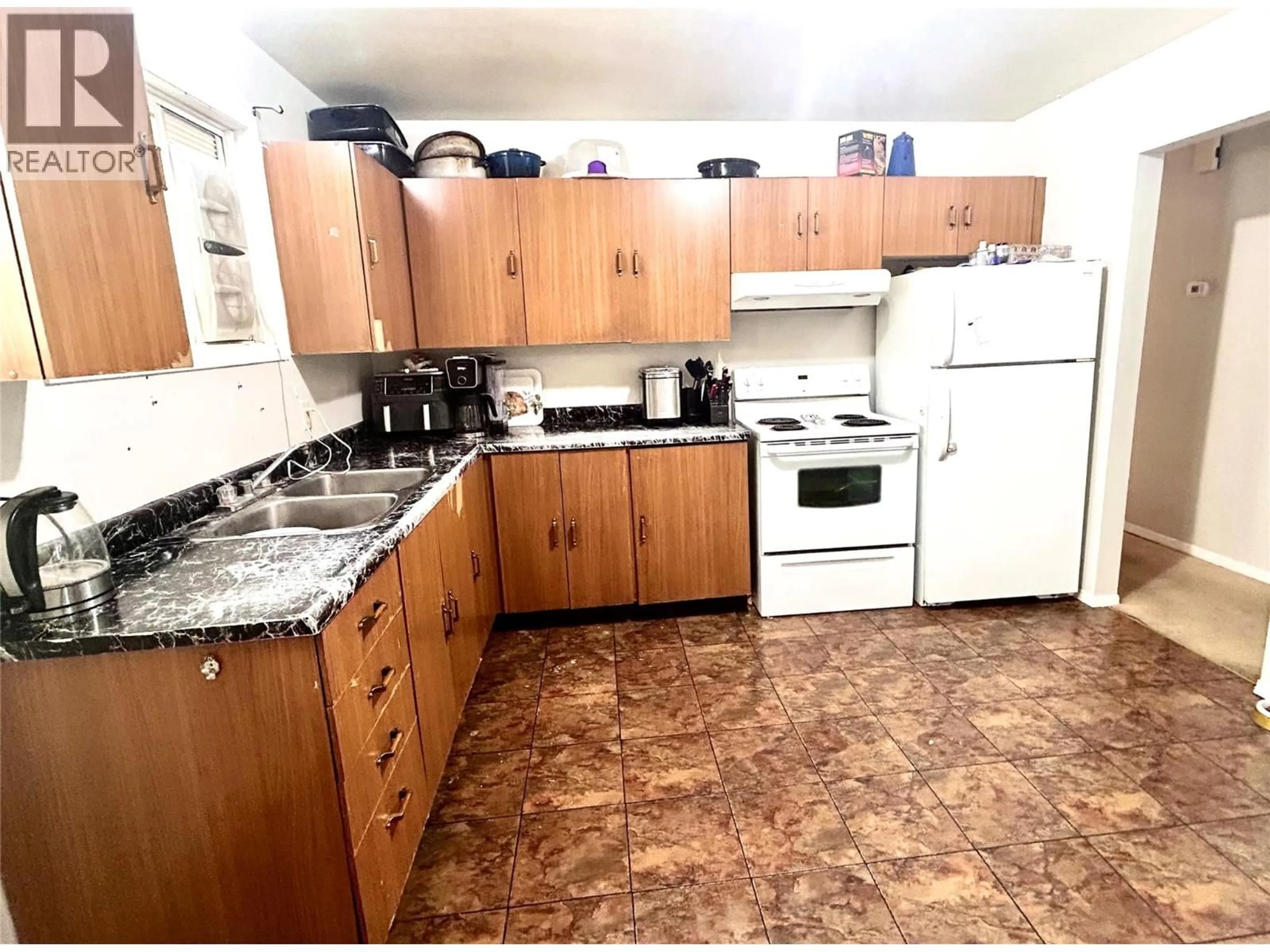 Standard kitchen, unknown for 156 GWILLIM CRESCENT, Tumbler Ridge British Columbia V0C2W0