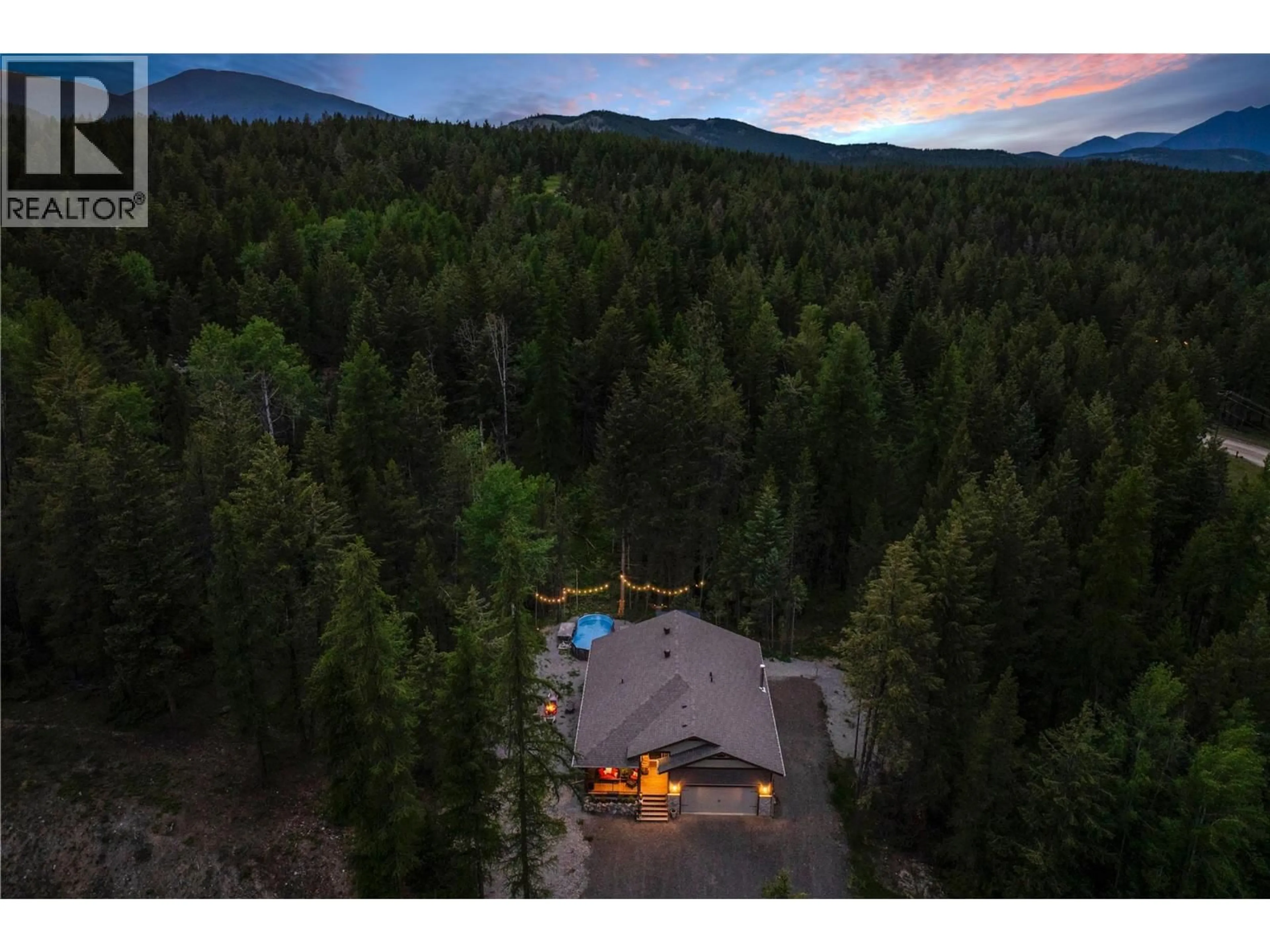 A pic from outside/outdoor area/front of a property/back of a property/a pic from drone, mountain view for 6347 OSPREY LANDING COURT, Wardner British Columbia V0B2J0
