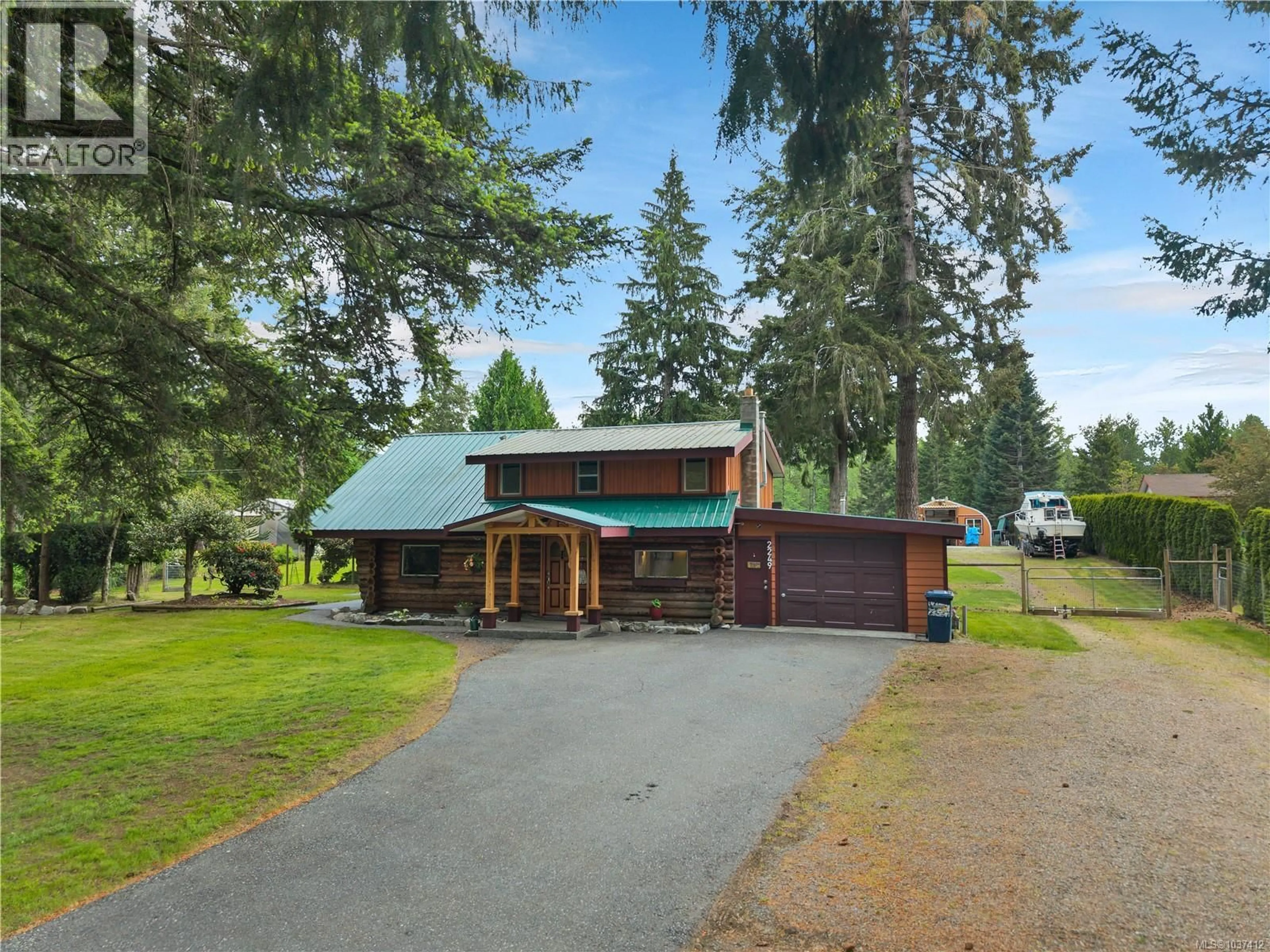 A pic from outside/outdoor area/front of a property/back of a property/a pic from drone, unknown for 2249 GLENMORE ROAD, Campbell River British Columbia V9H1C8