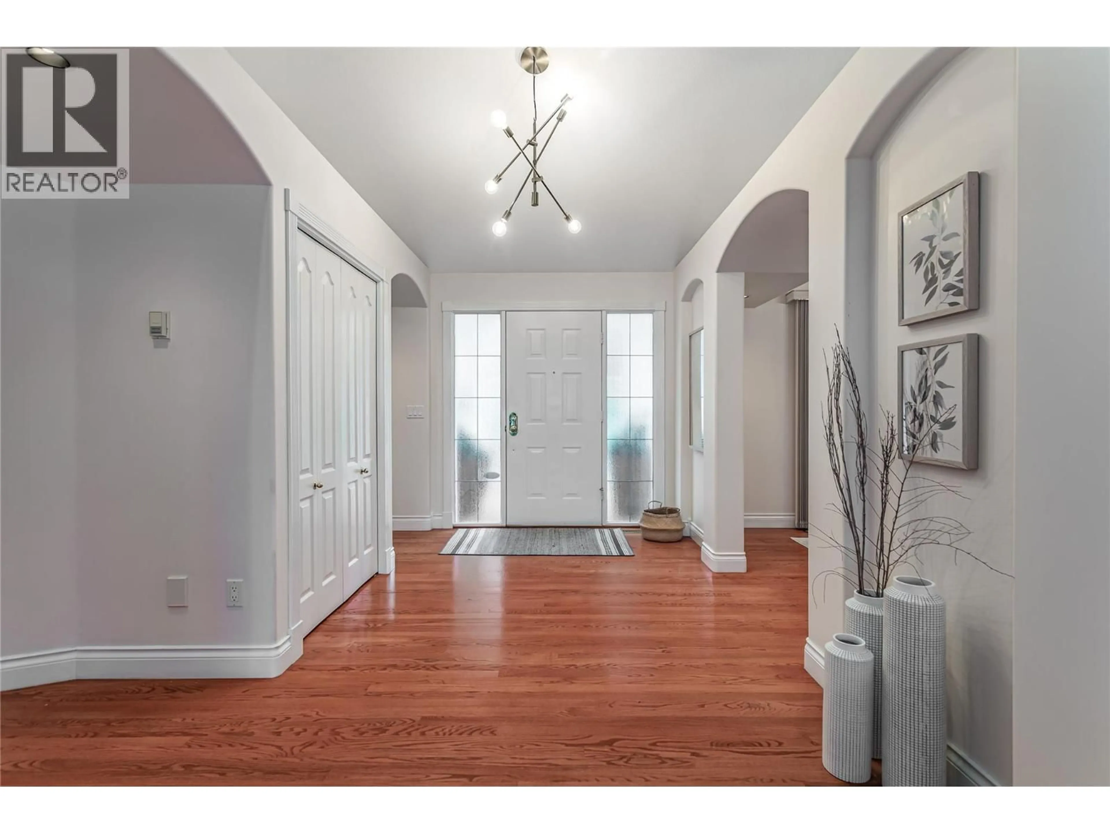 Indoor entryway for 2545 CAMPBELL ROAD, West Kelowna British Columbia V1Z1S9