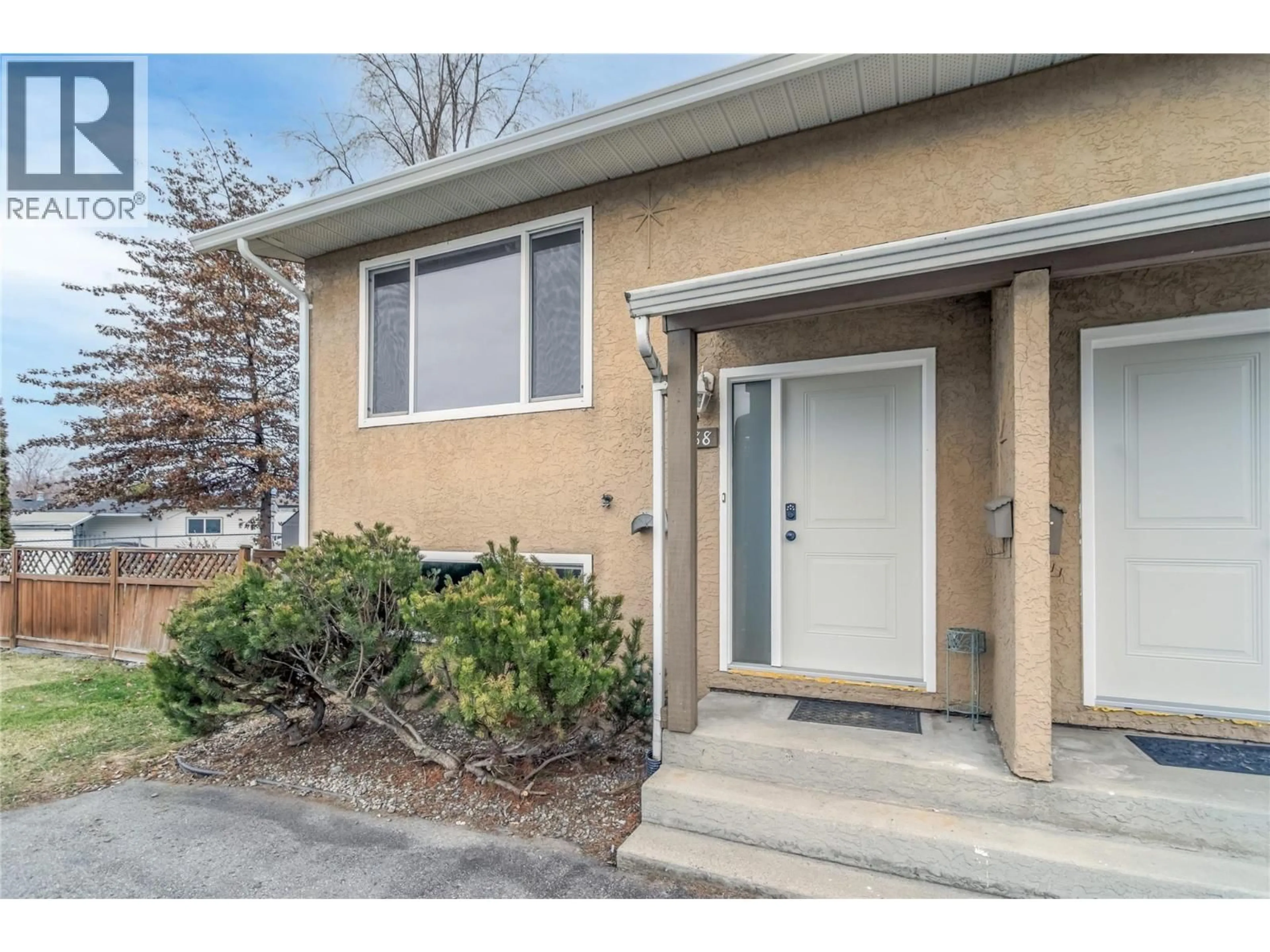 Unknown for 588 MCCURDY ROAD, Kelowna British Columbia V1X2P5