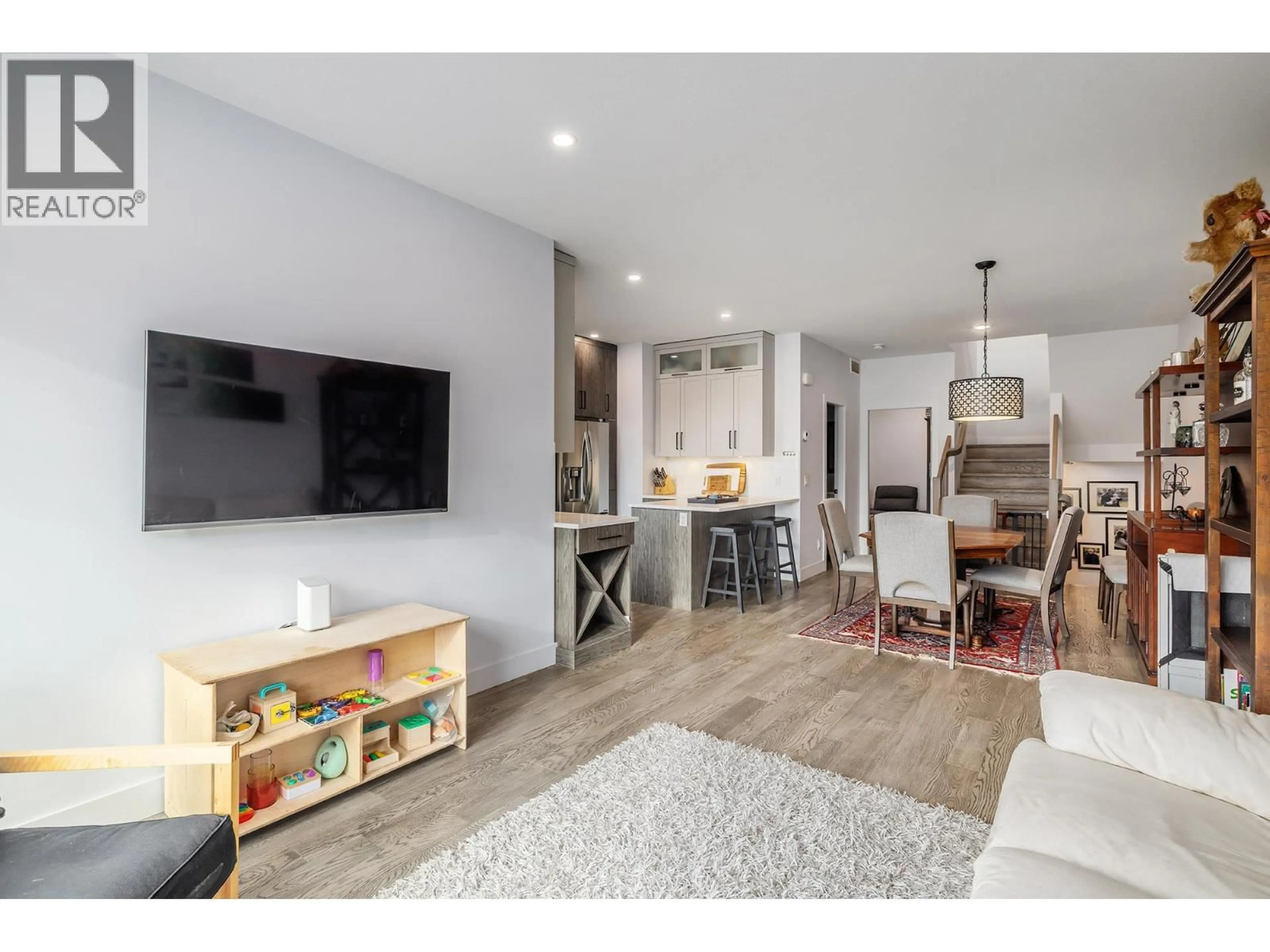 Unknown for 868 WILSON AVENUE, Kelowna British Columbia V1Y6X9