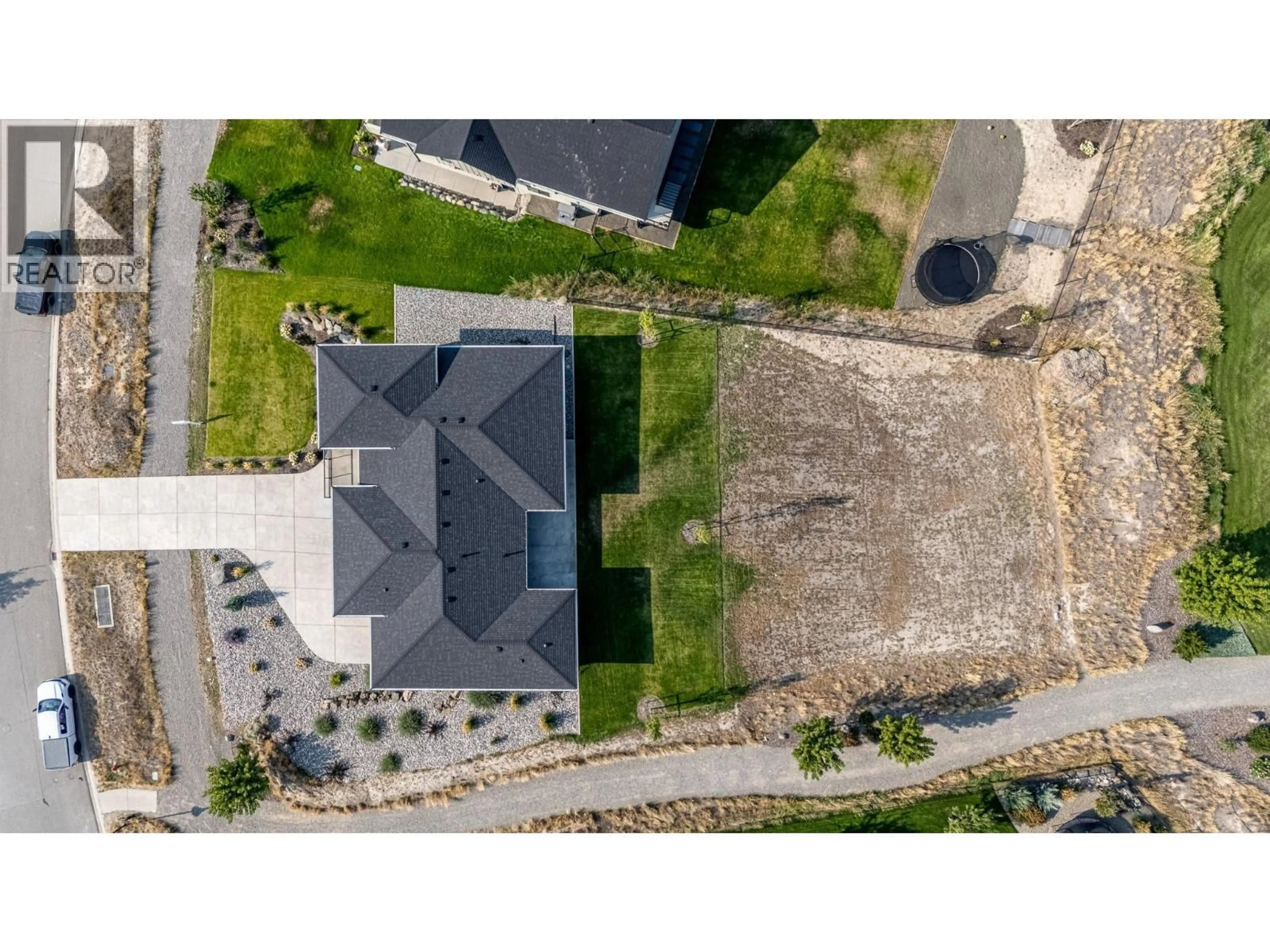 A pic from outside/outdoor area/front of a property/back of a property/a pic from drone, street for 265 RUE CHEVAL NOIR OTHER, Kamloops British Columbia V1S0G2