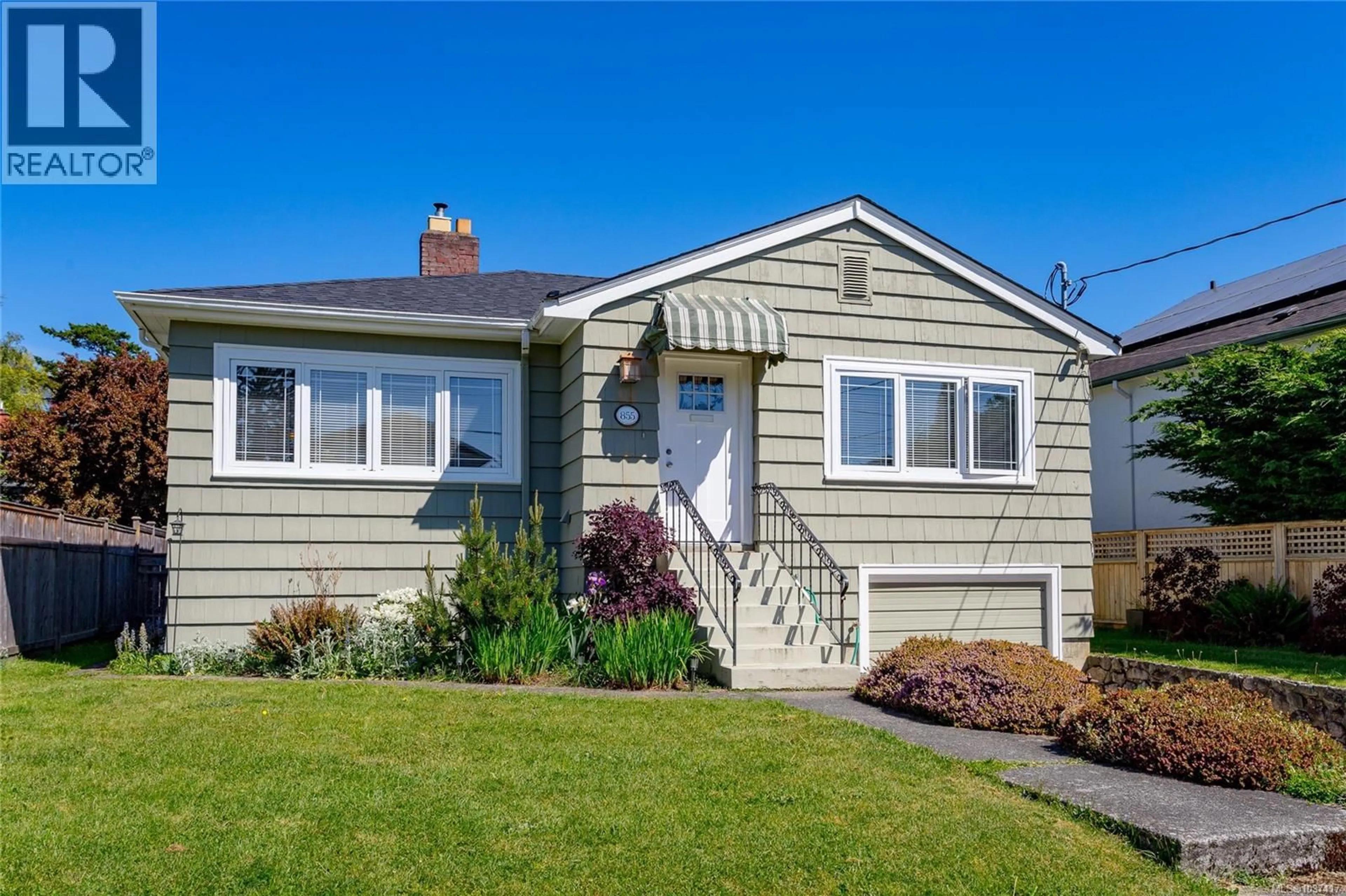 Home with vinyl exterior material, street for 855 LINKLEAS AVENUE, Oak Bay British Columbia V8S5C4