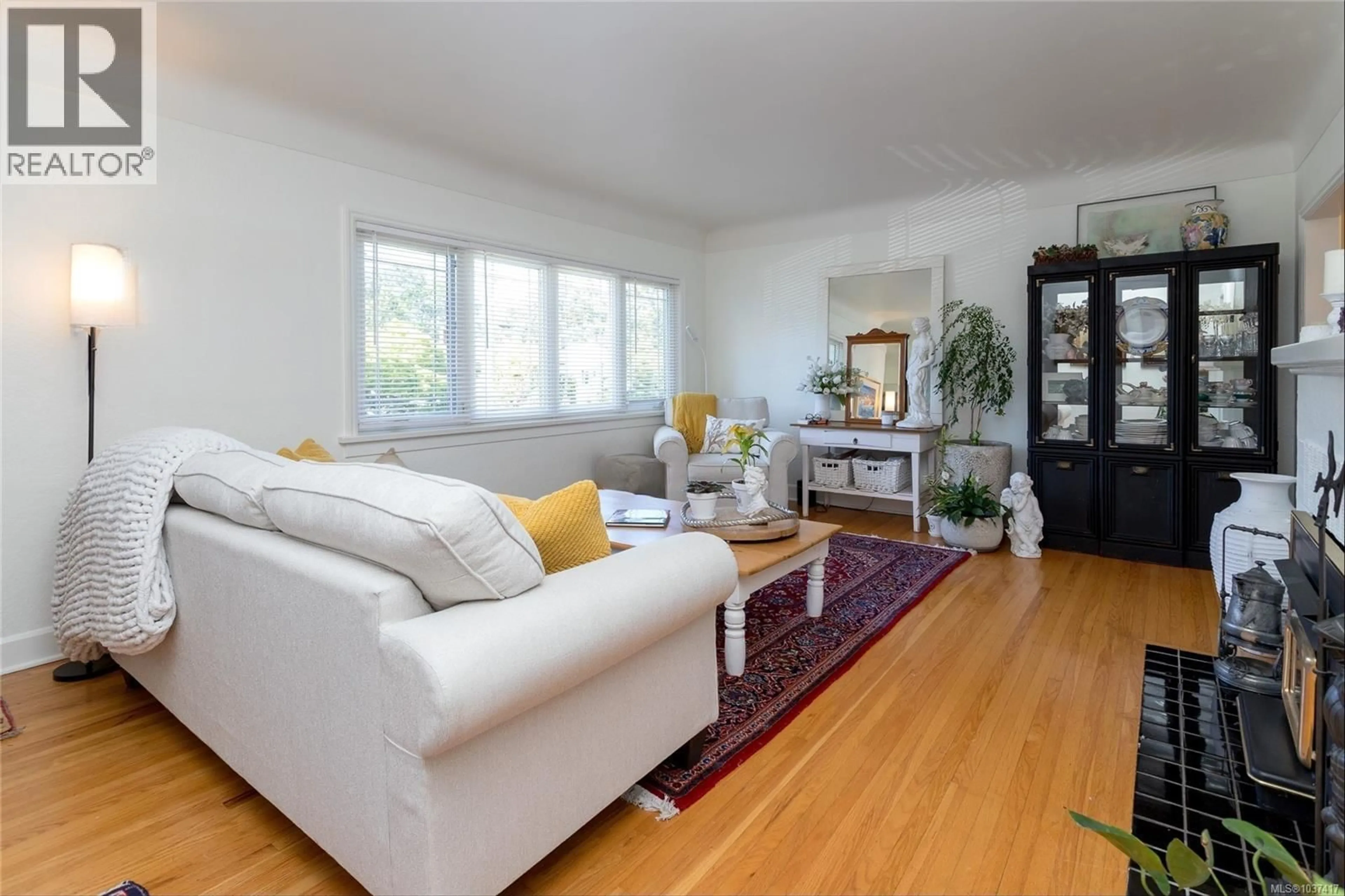 Living room with furniture, unknown for 855 LINKLEAS AVENUE, Oak Bay British Columbia V8S5C4