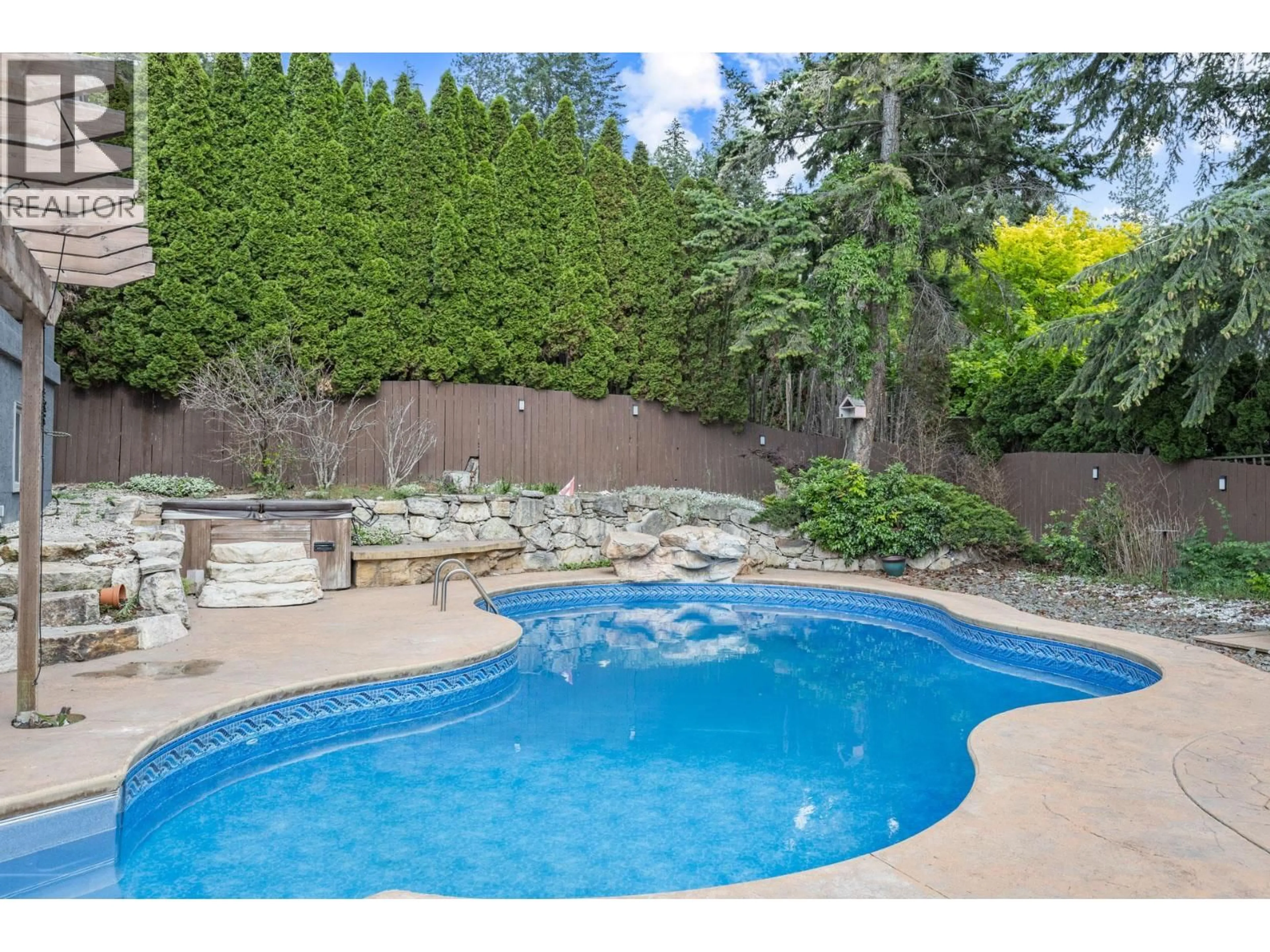 Pool for 145 MAGIC DRIVE, Kelowna British Columbia V1V1N2