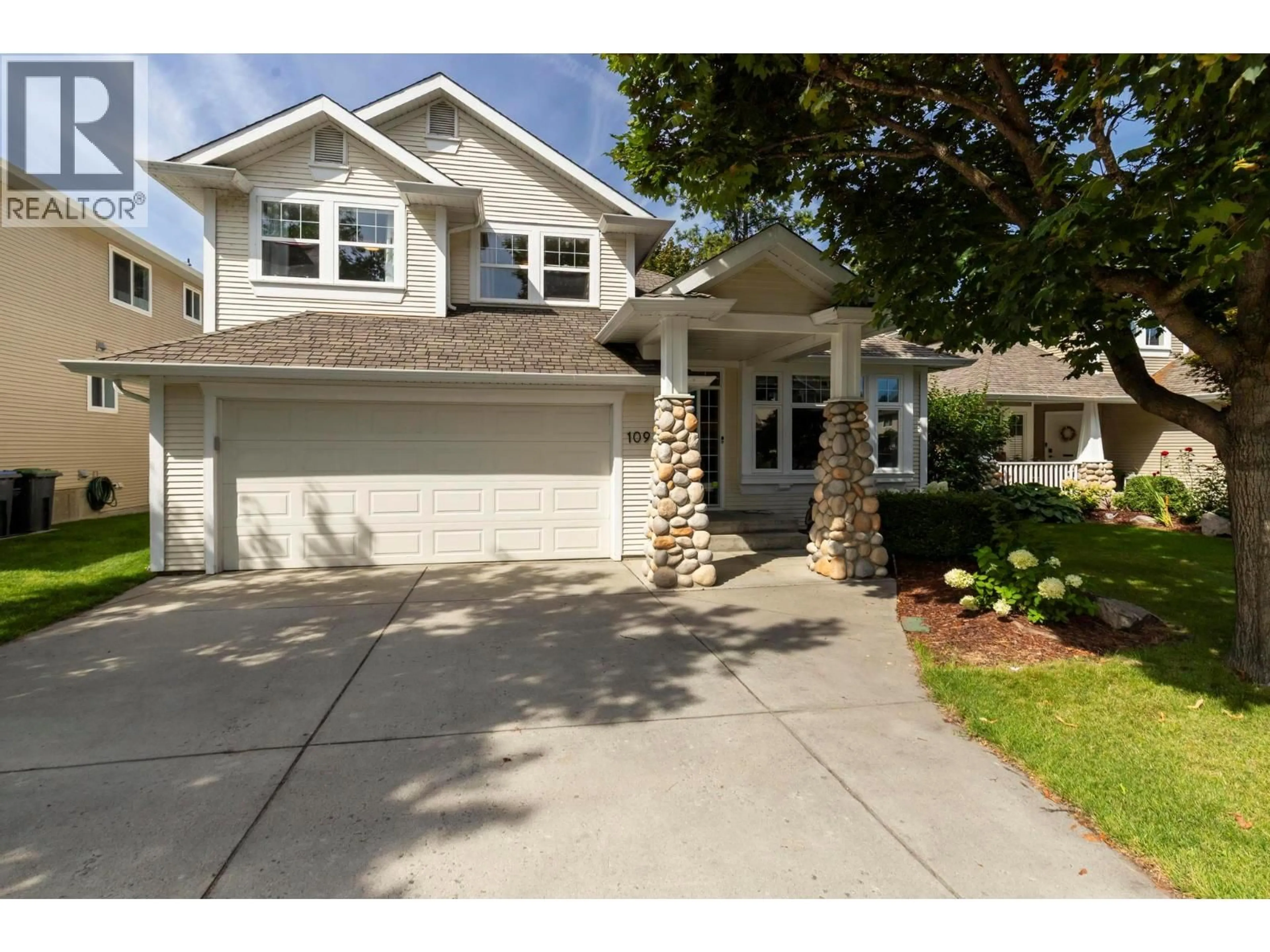 Home with vinyl exterior material, street for 109 - 2220 SHANNON RIDGE DRIVE, West Kelowna British Columbia V4T2T6