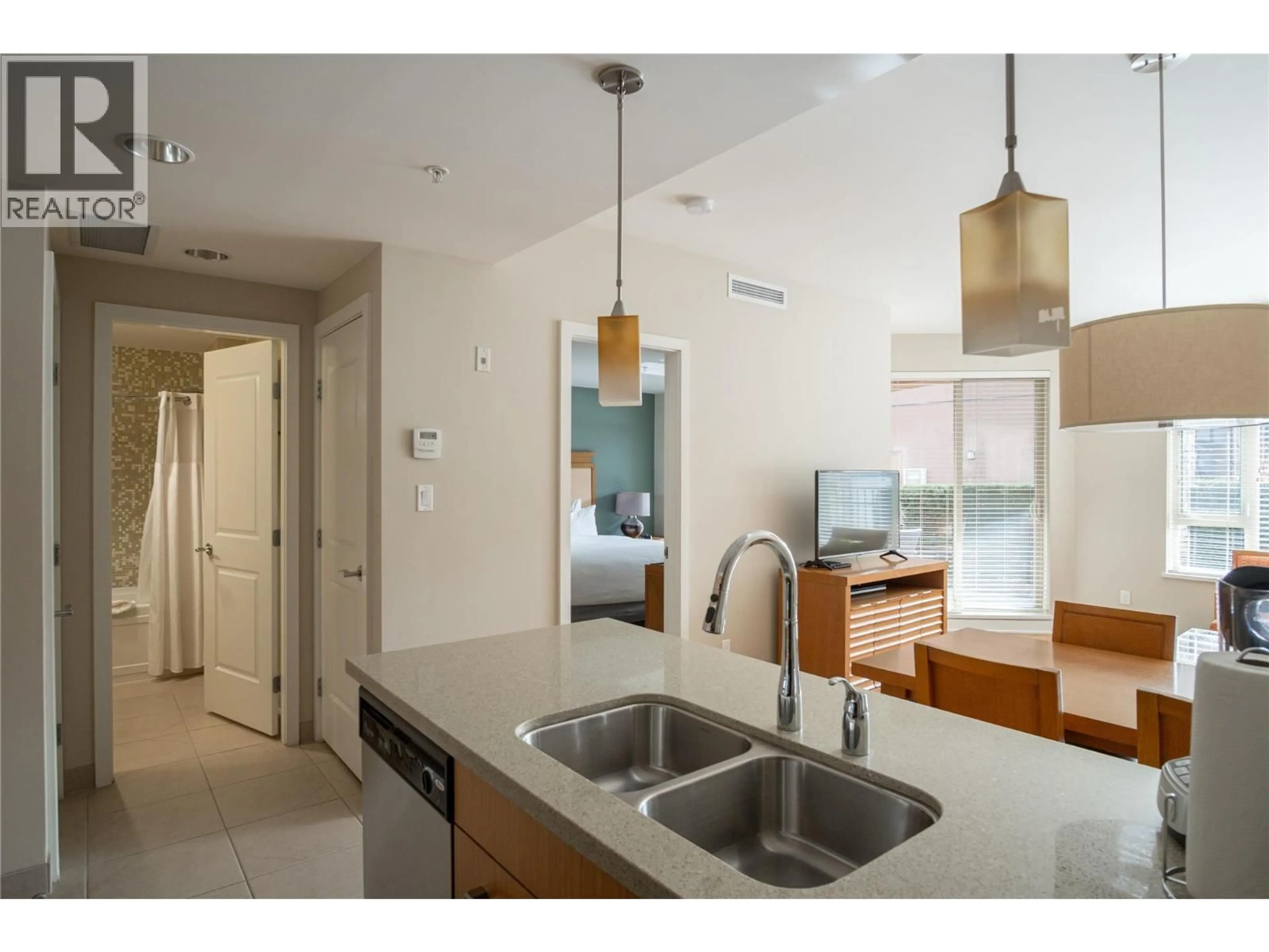 Open concept kitchen, unknown for 117 - 15 PARK PLACE, Osoyoos British Columbia V0H1V0