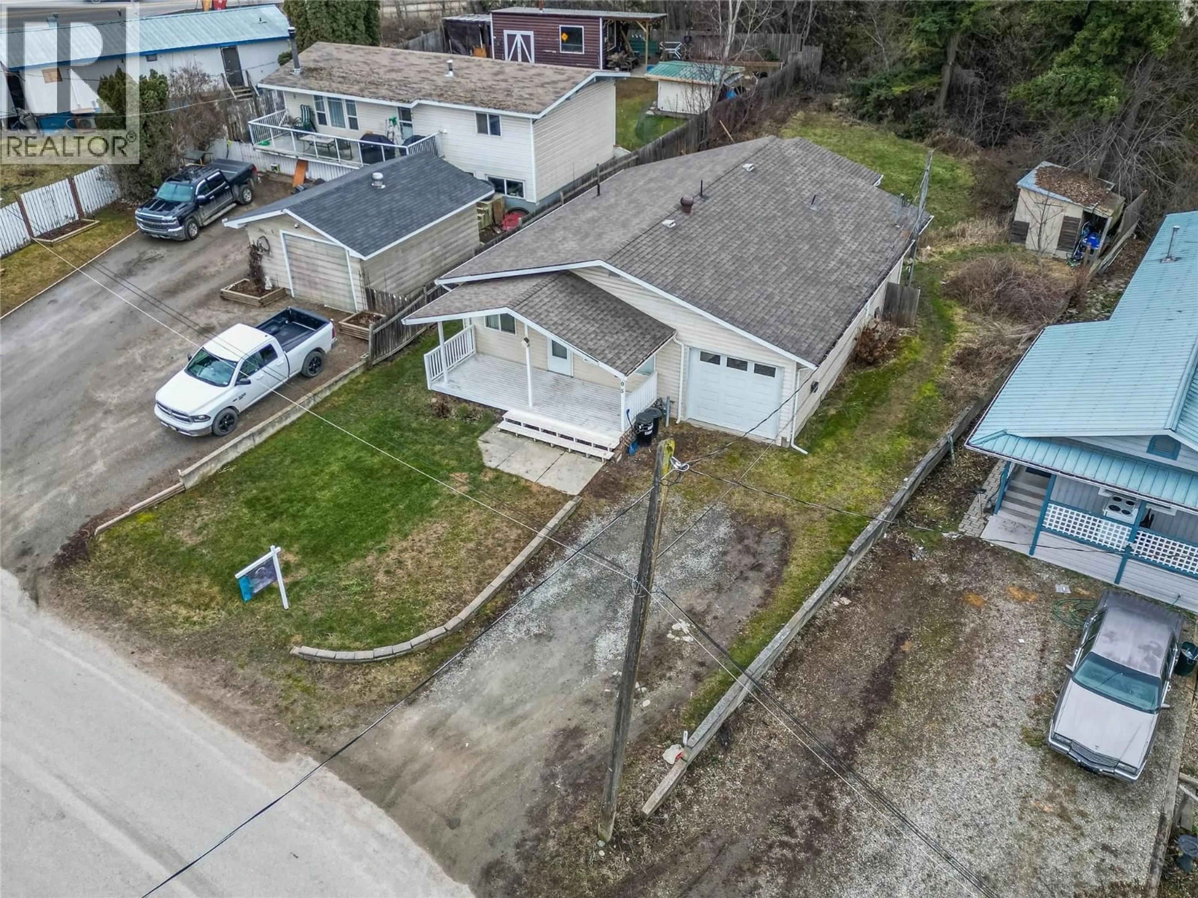 A pic from outside/outdoor area/front of a property/back of a property/a pic from drone, street for 2805 CAEN ROAD, Sorrento British Columbia V0E2W0