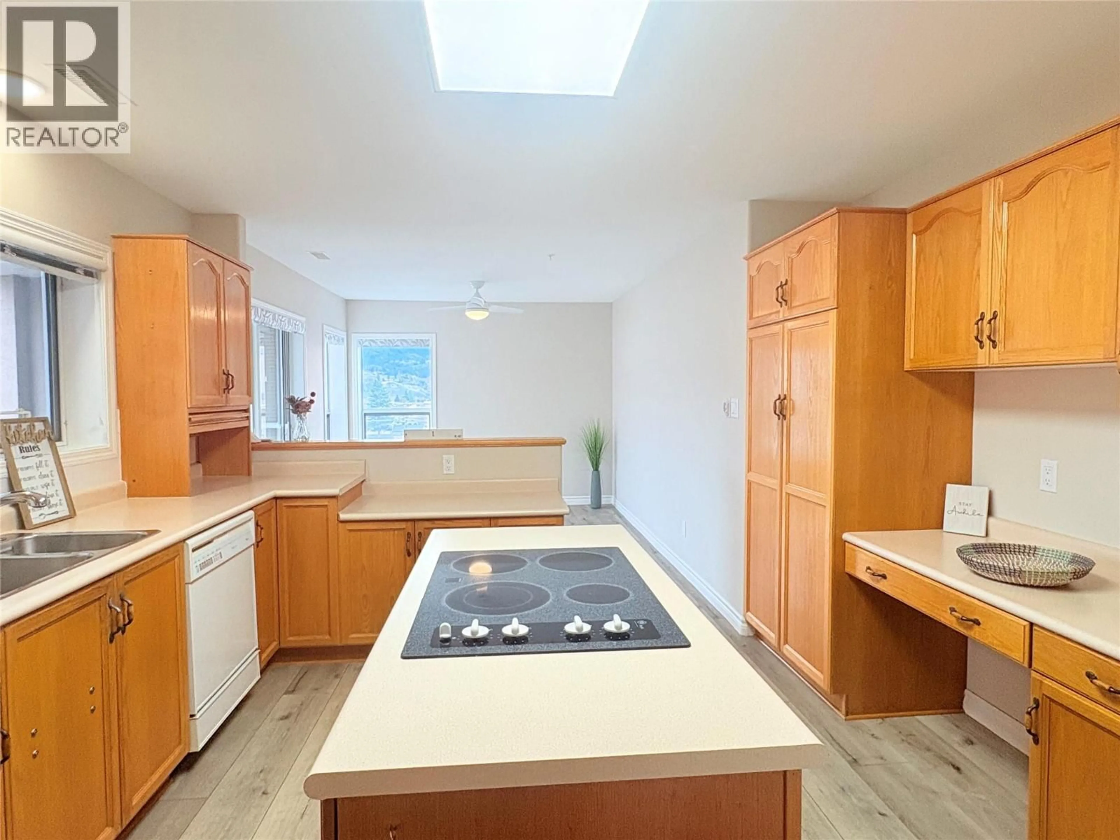 Unknown for 704 - 2245 ATKINSON STREET, Penticton British Columbia V2A8R7