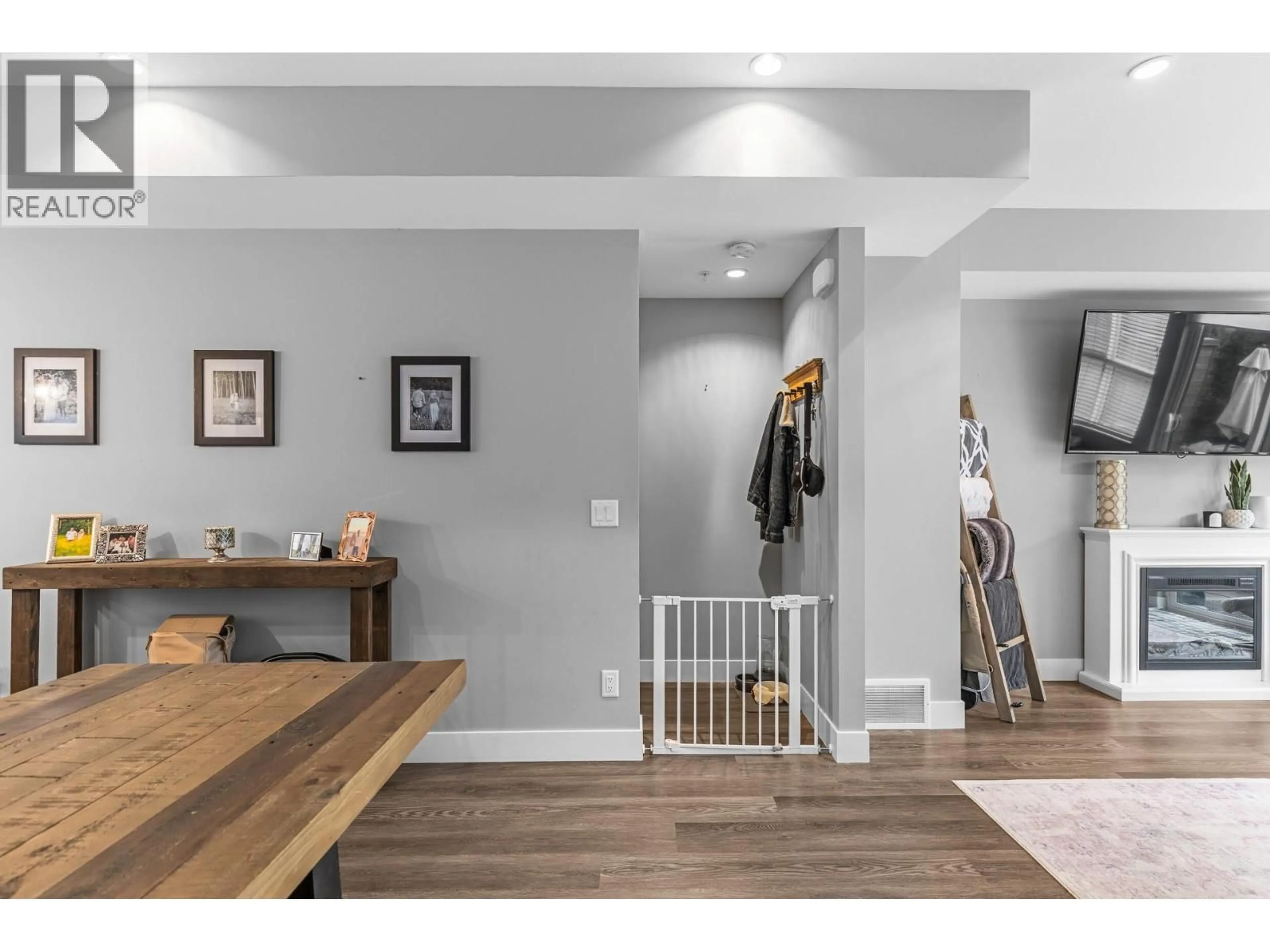 Indoor entryway for 203 - 11581 ROGERS ROAD, Lake Country British Columbia V4V1X8