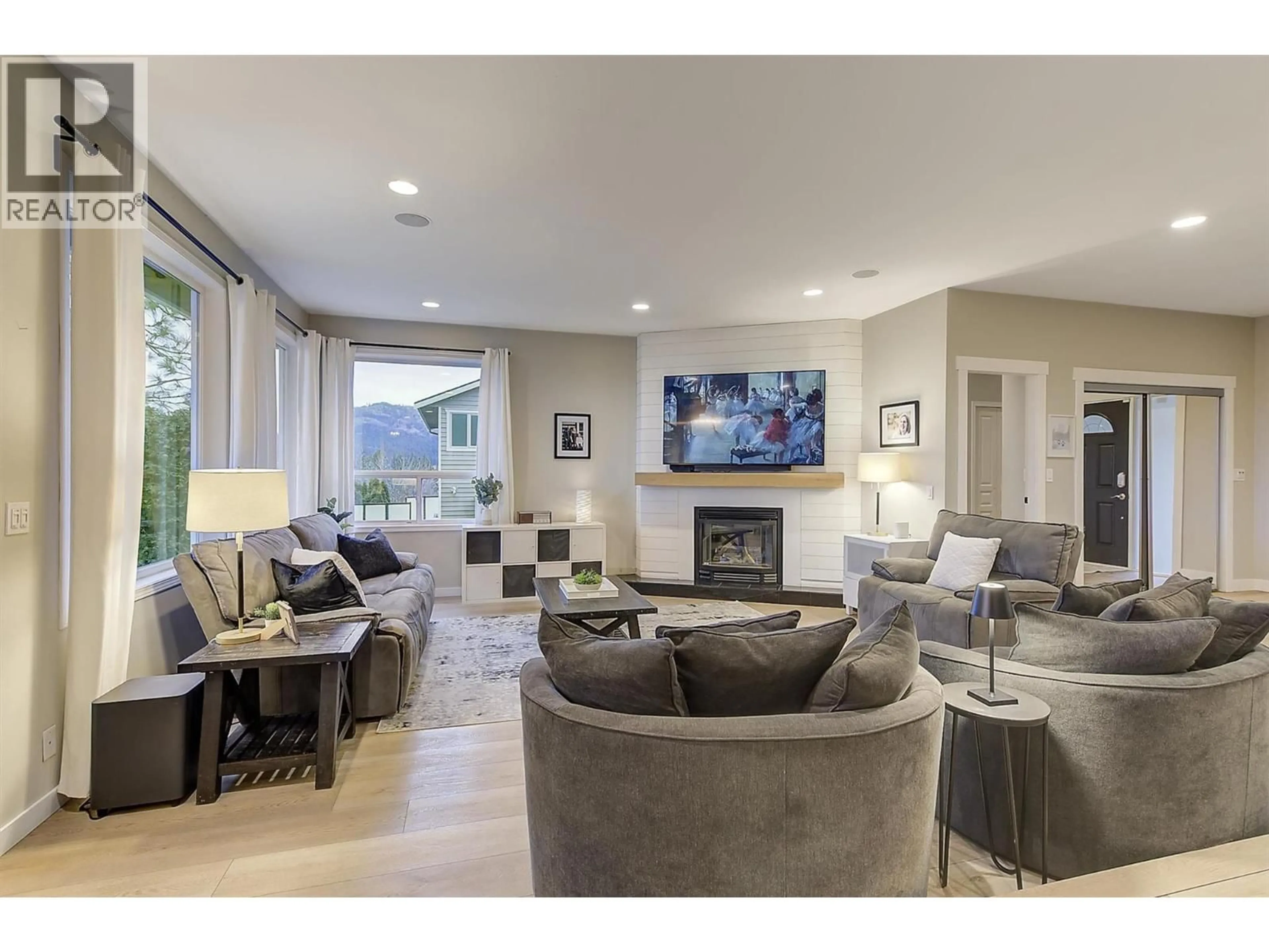 Living room with furniture, unknown for 2063 HORIZON DRIVE, West Kelowna British Columbia V1Z3N4