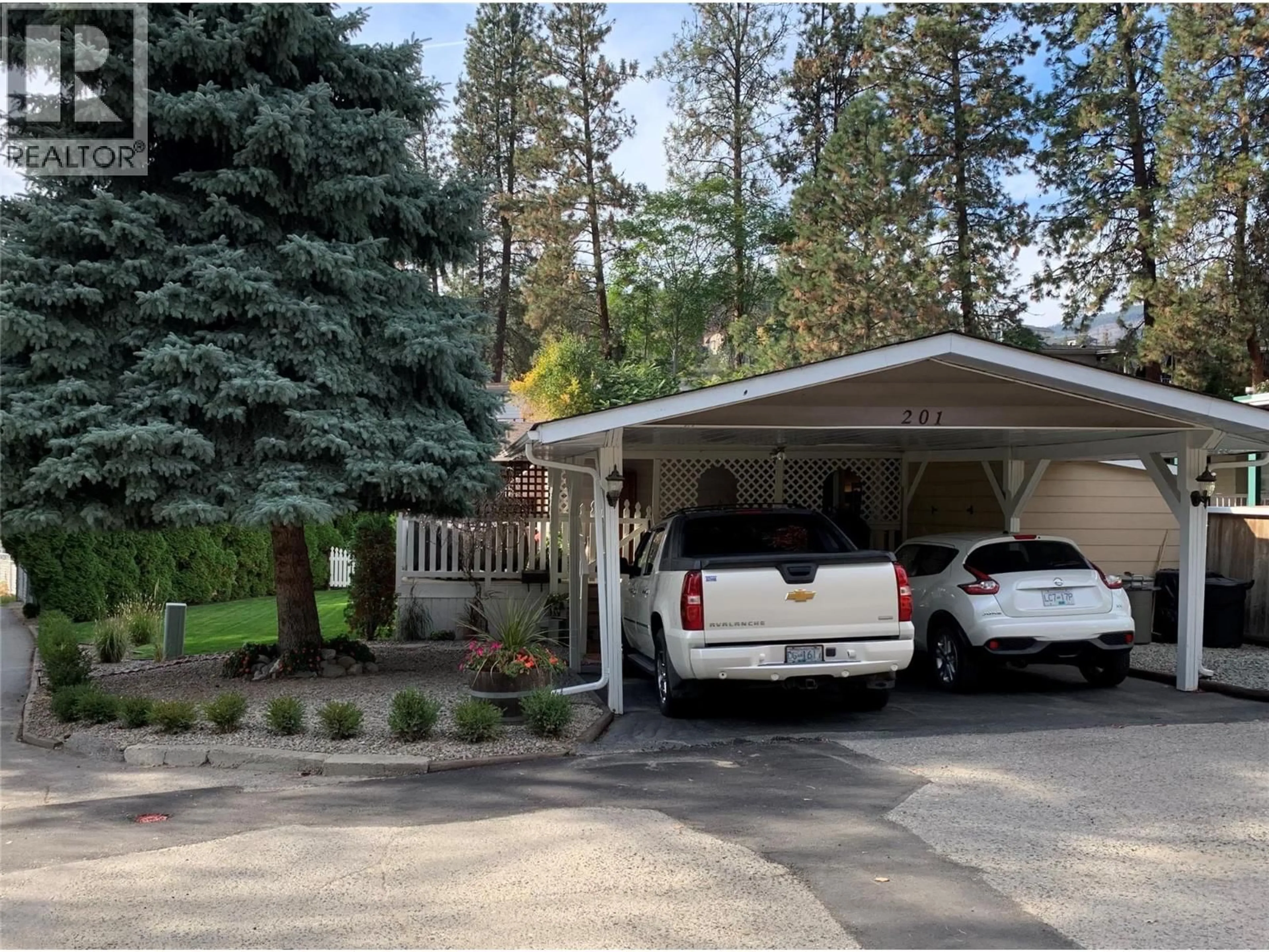 Indoor garage for 201 - 1999 HWY 97 OTHER, West Kelowna British Columbia V1Z1B2