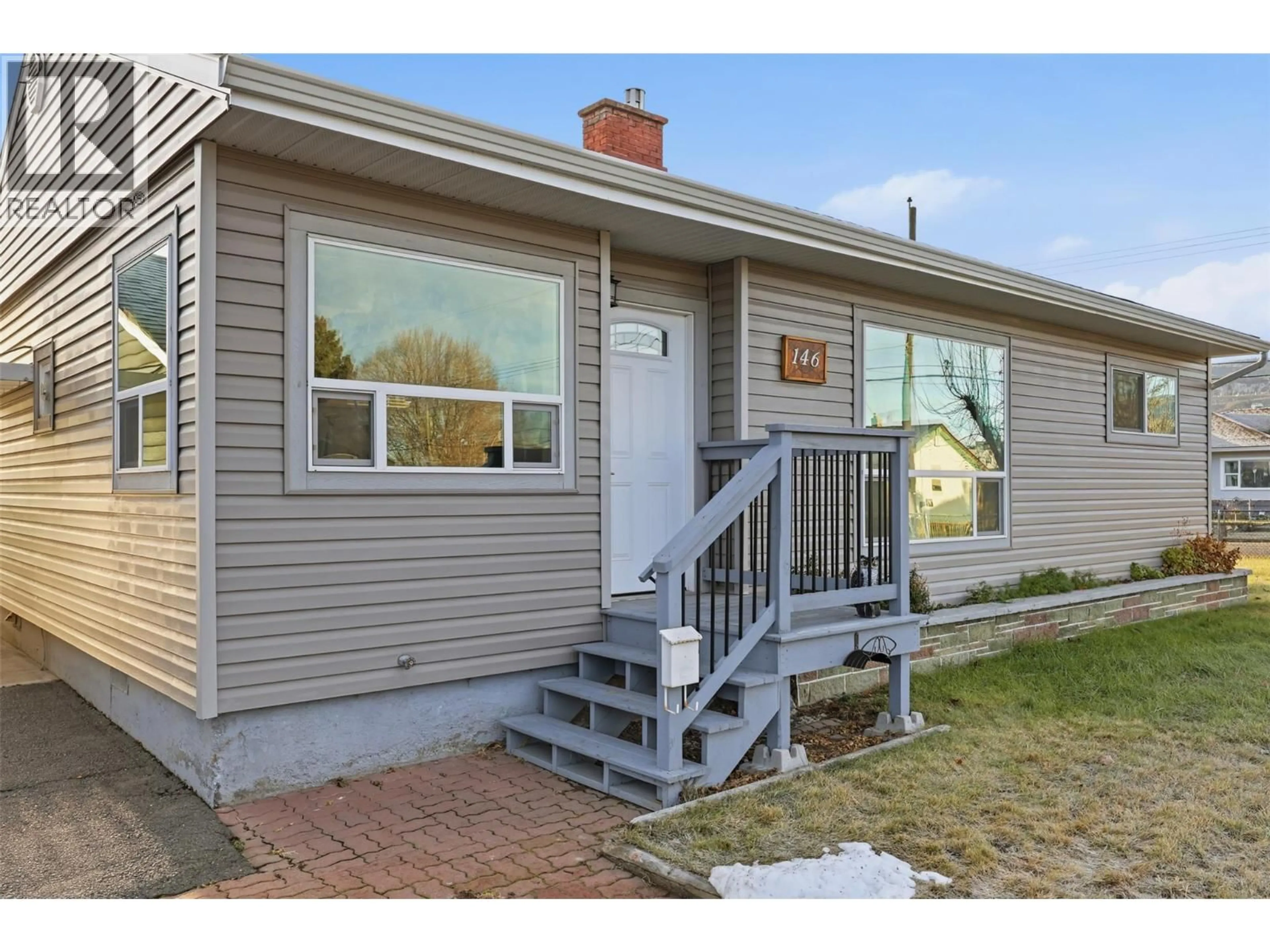 Home with vinyl exterior material, street for 146 ASPEN STREET, Kamloops British Columbia V2B1K2