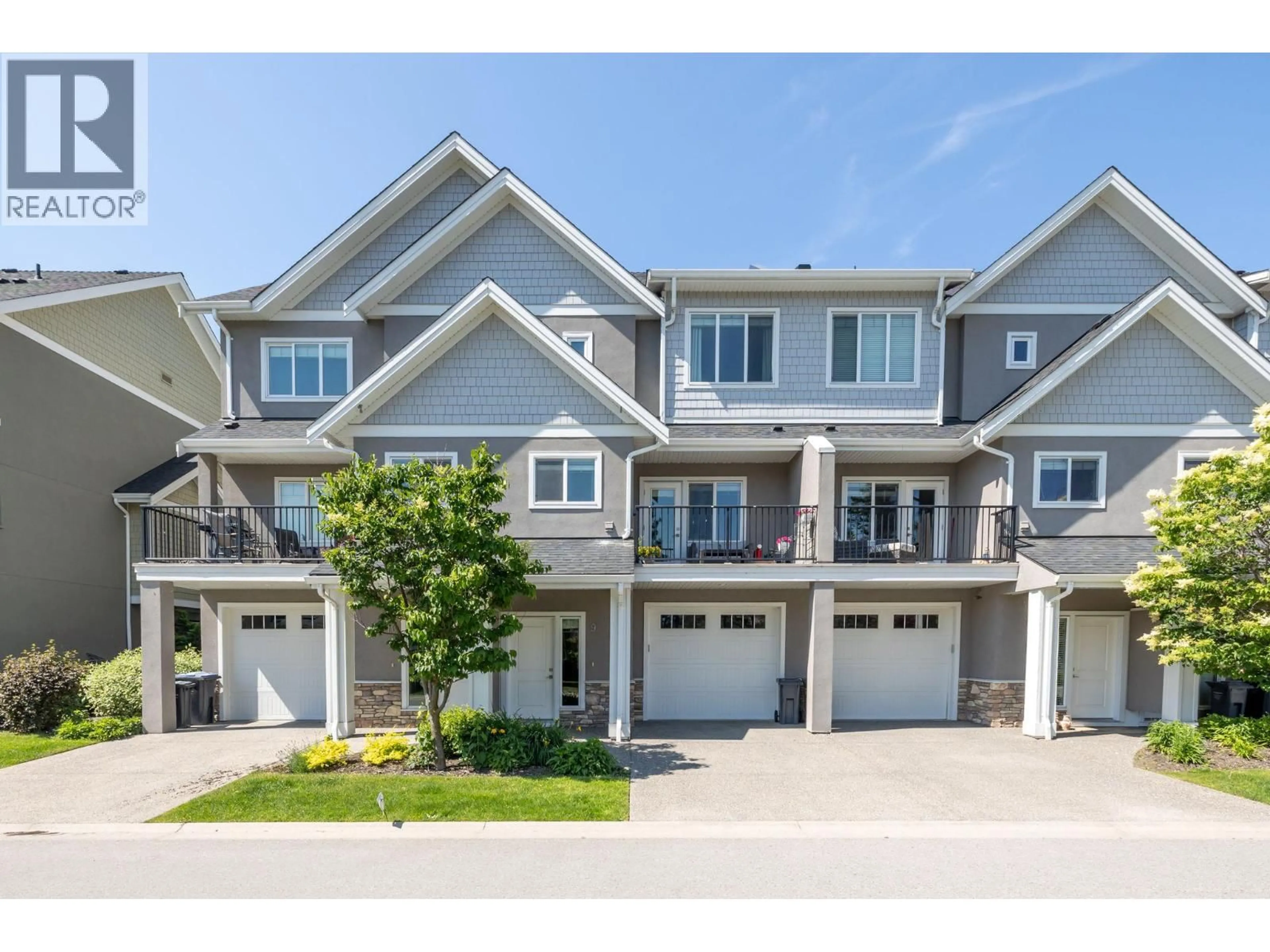 A pic from outside/outdoor area/front of a property/back of a property/a pic from drone, street for 9 - 1450 UNION ROAD, Kelowna British Columbia V1V3E1