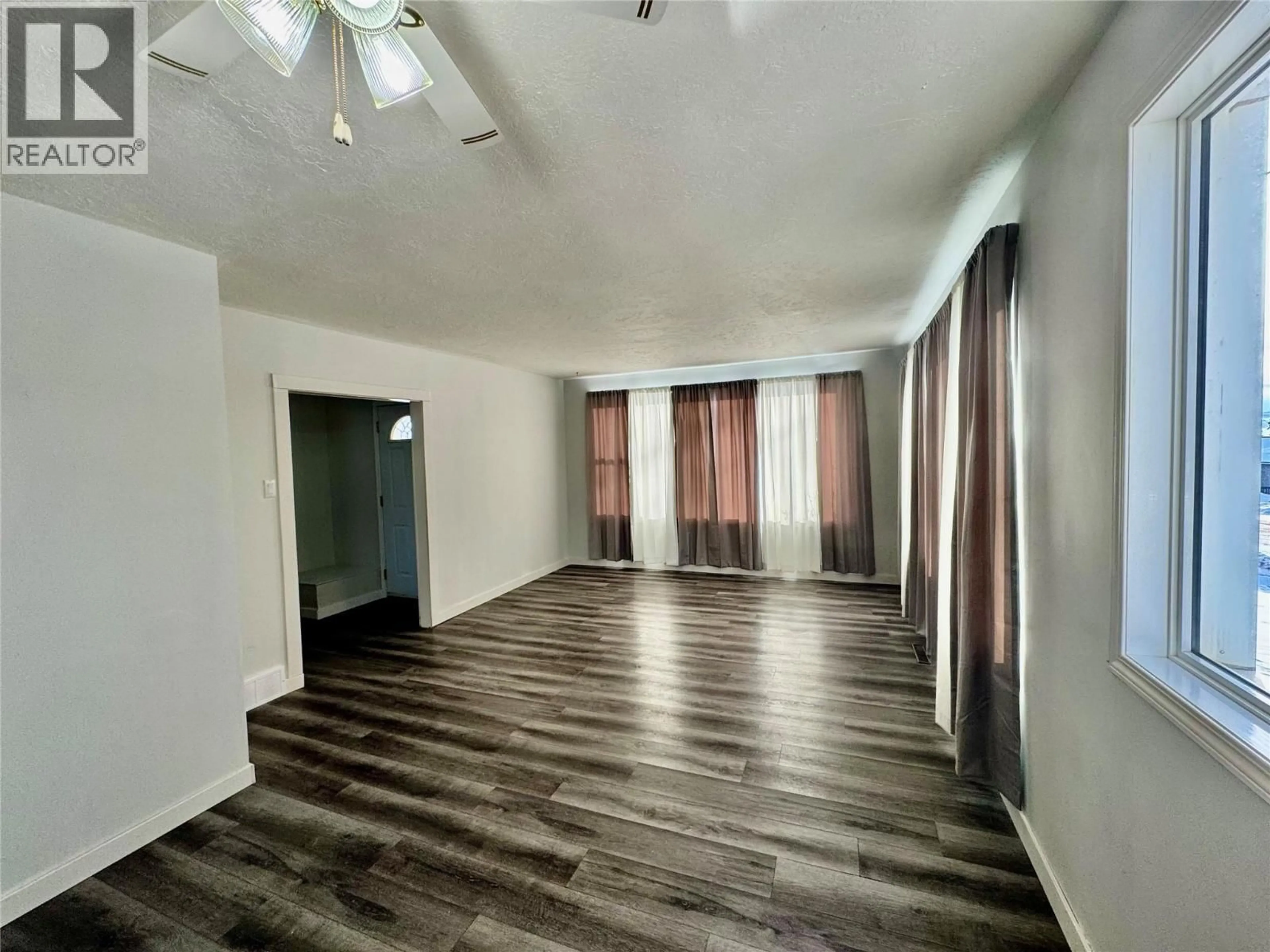 A pic of a room for 520 98 AVENUE, Dawson Creek British Columbia V1G1R9