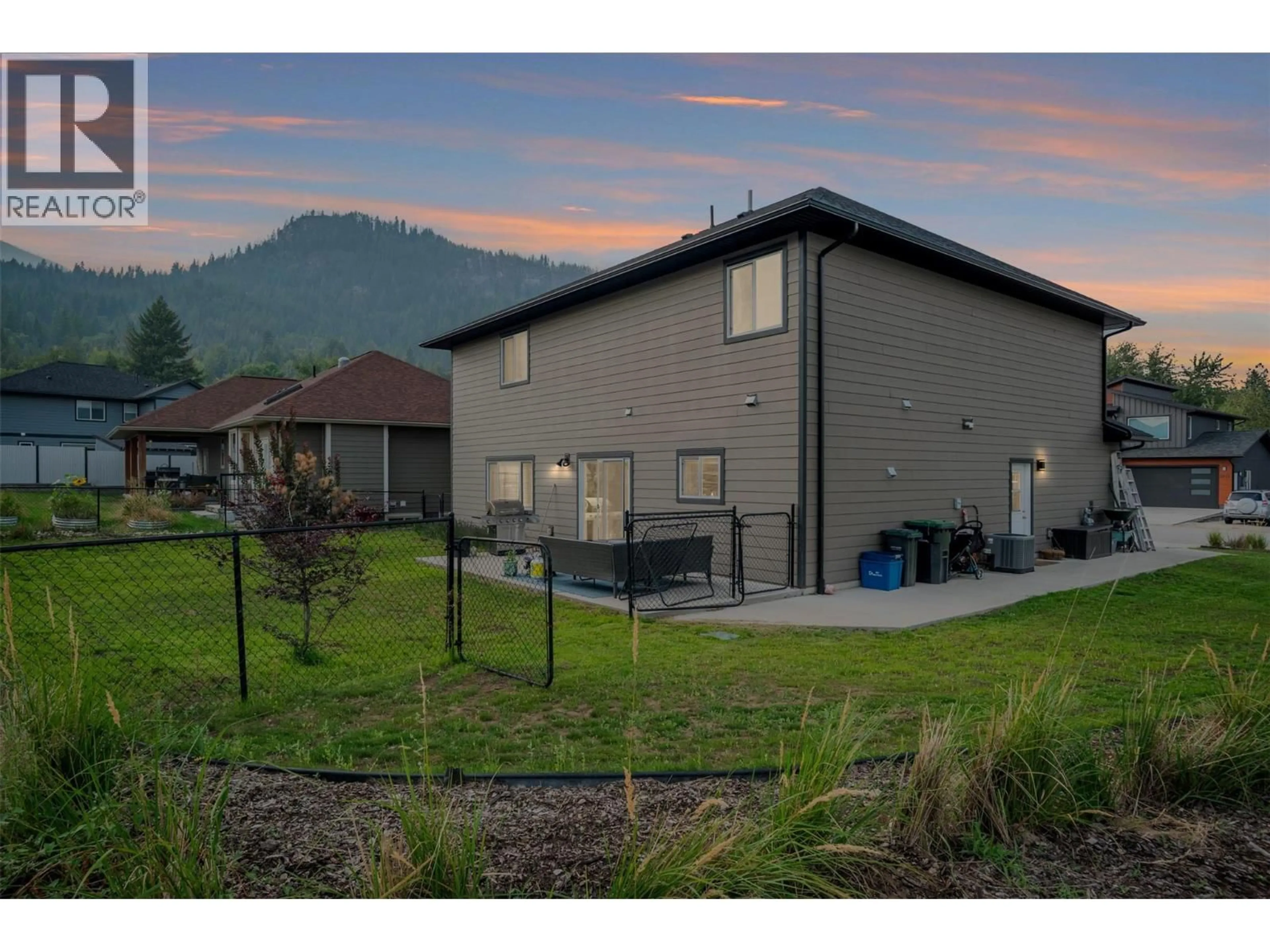A pic from outside/outdoor area/front of a property/back of a property/a pic from drone, mountain view for 3904 GRANDVIEW DRIVE, Castlegar British Columbia V1N4X9