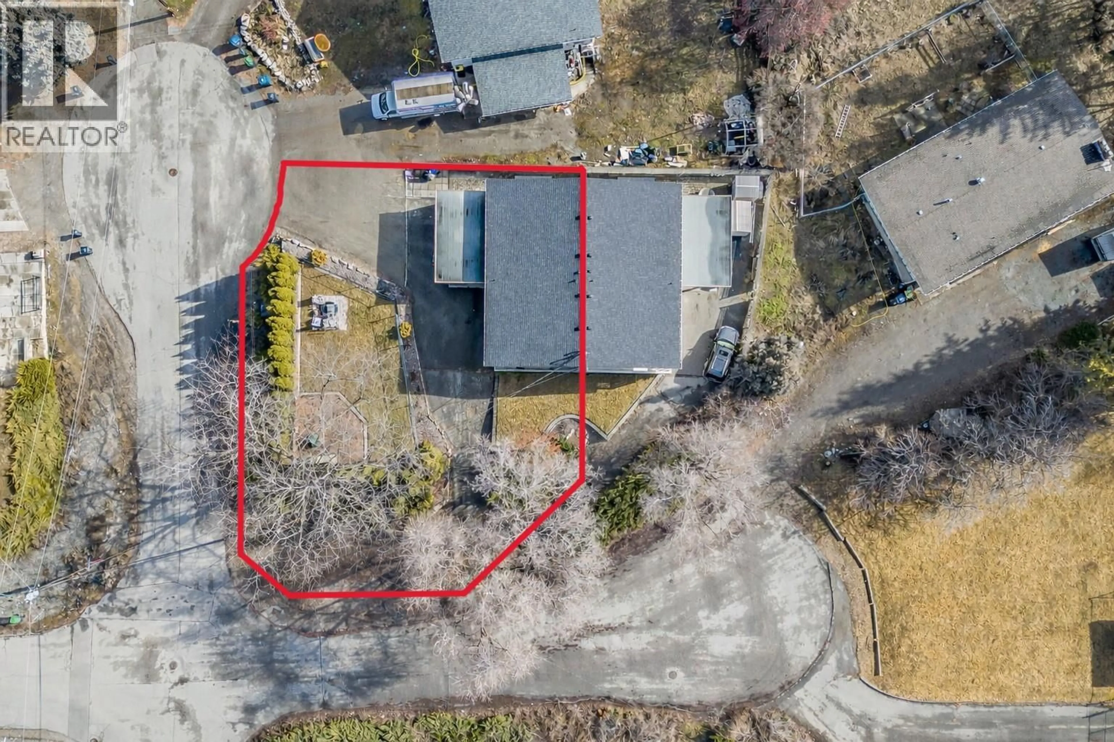 A pic from outside/outdoor area/front of a property/back of a property/a pic from drone, building for 1105 CACTUS ROAD, Kelowna British Columbia V1X5N3