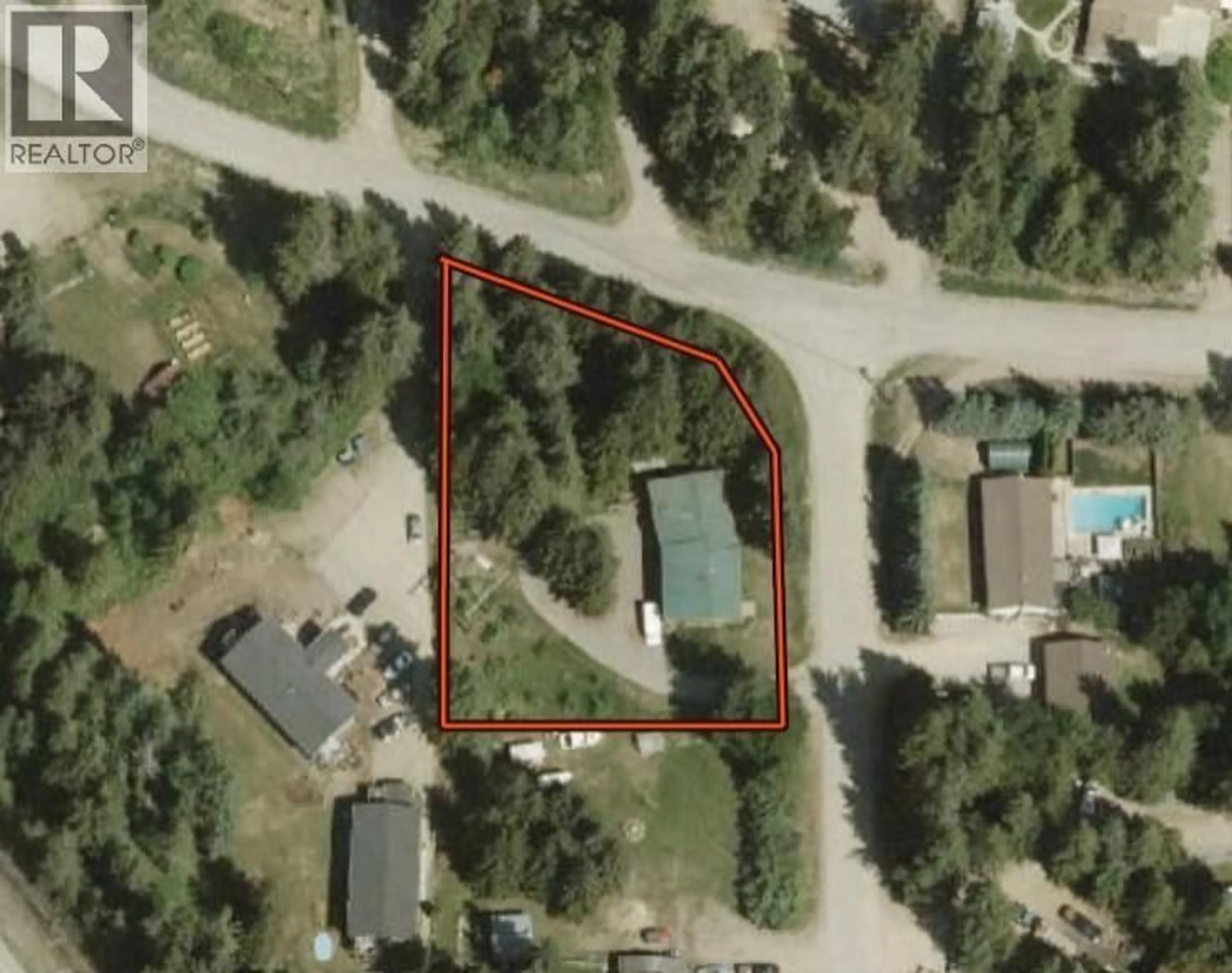 A pic from outside/outdoor area/front of a property/back of a property/a pic from drone, street for 5246 MAYFAIR ROAD SOUTHEAST, Salmon Arm British Columbia V1E2P8
