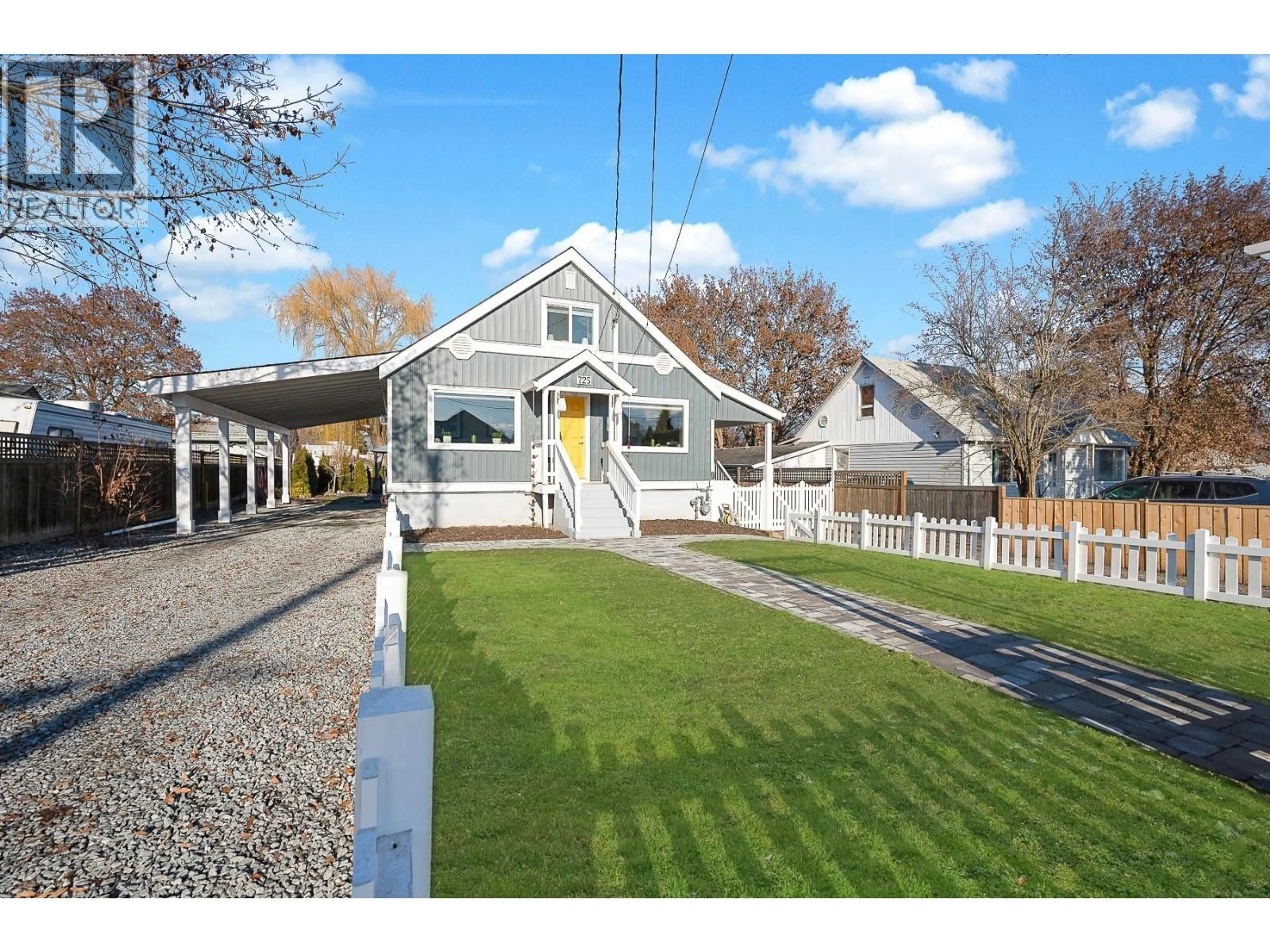 Home with vinyl exterior material, street for 725 STANLEY AVENUE, Enderby British Columbia V0E1V0