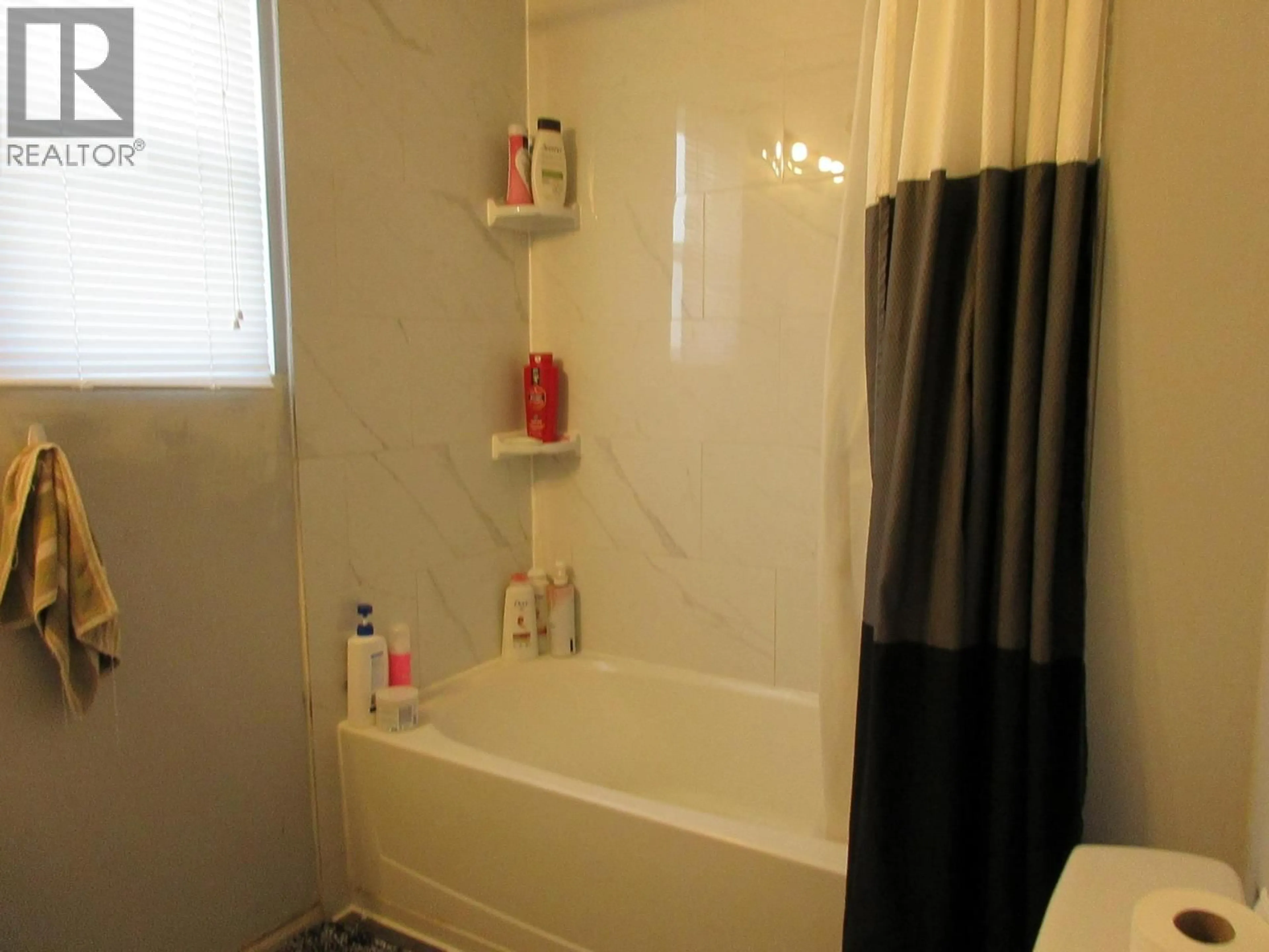 Standard bathroom, ceramic/tile floor for 1814 DOUGLAS STREET, Merritt British Columbia V1K1G7