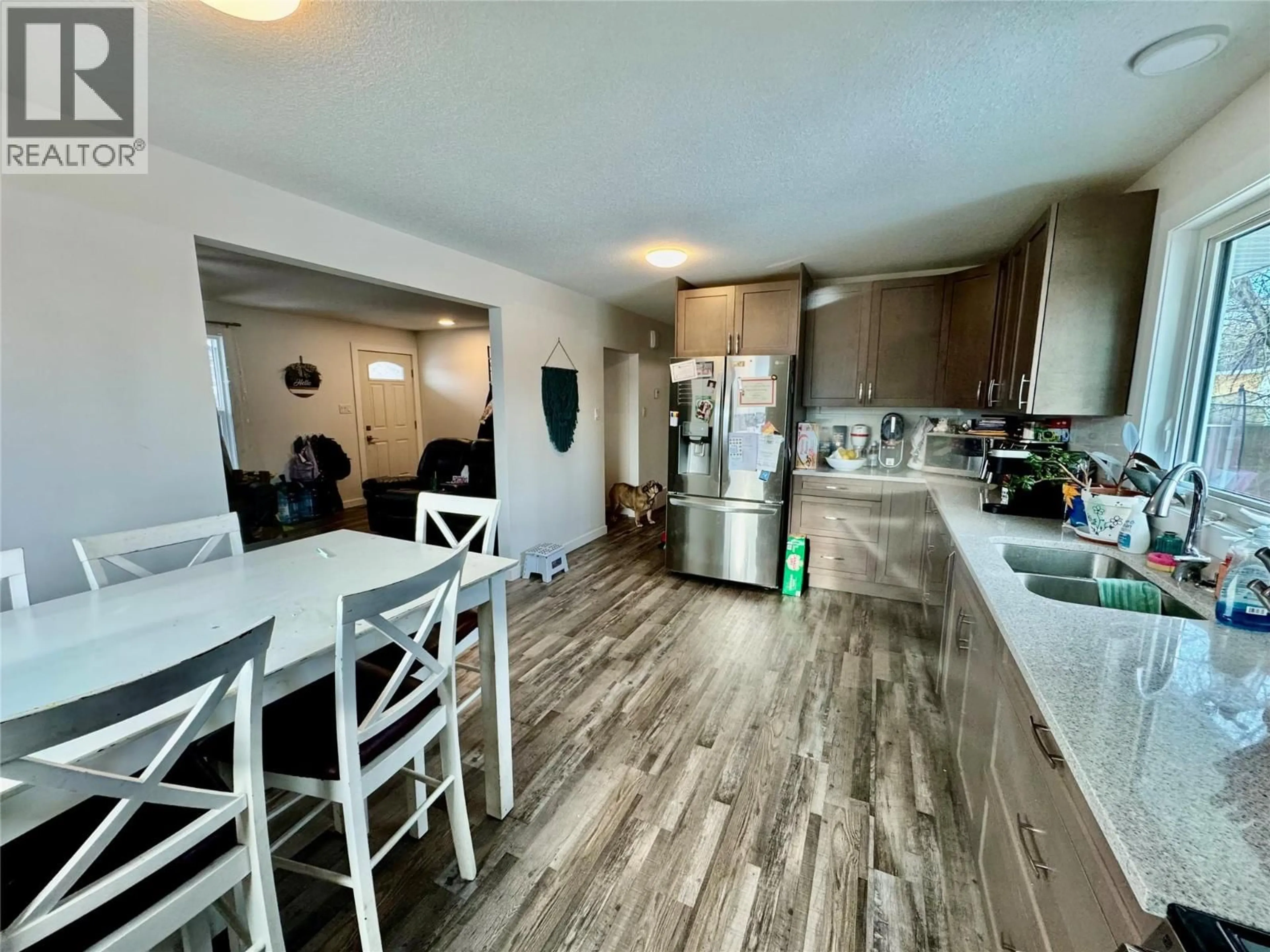 Open concept kitchen, unknown for 9120 8 STREET, Dawson Creek British Columbia V1G3N4