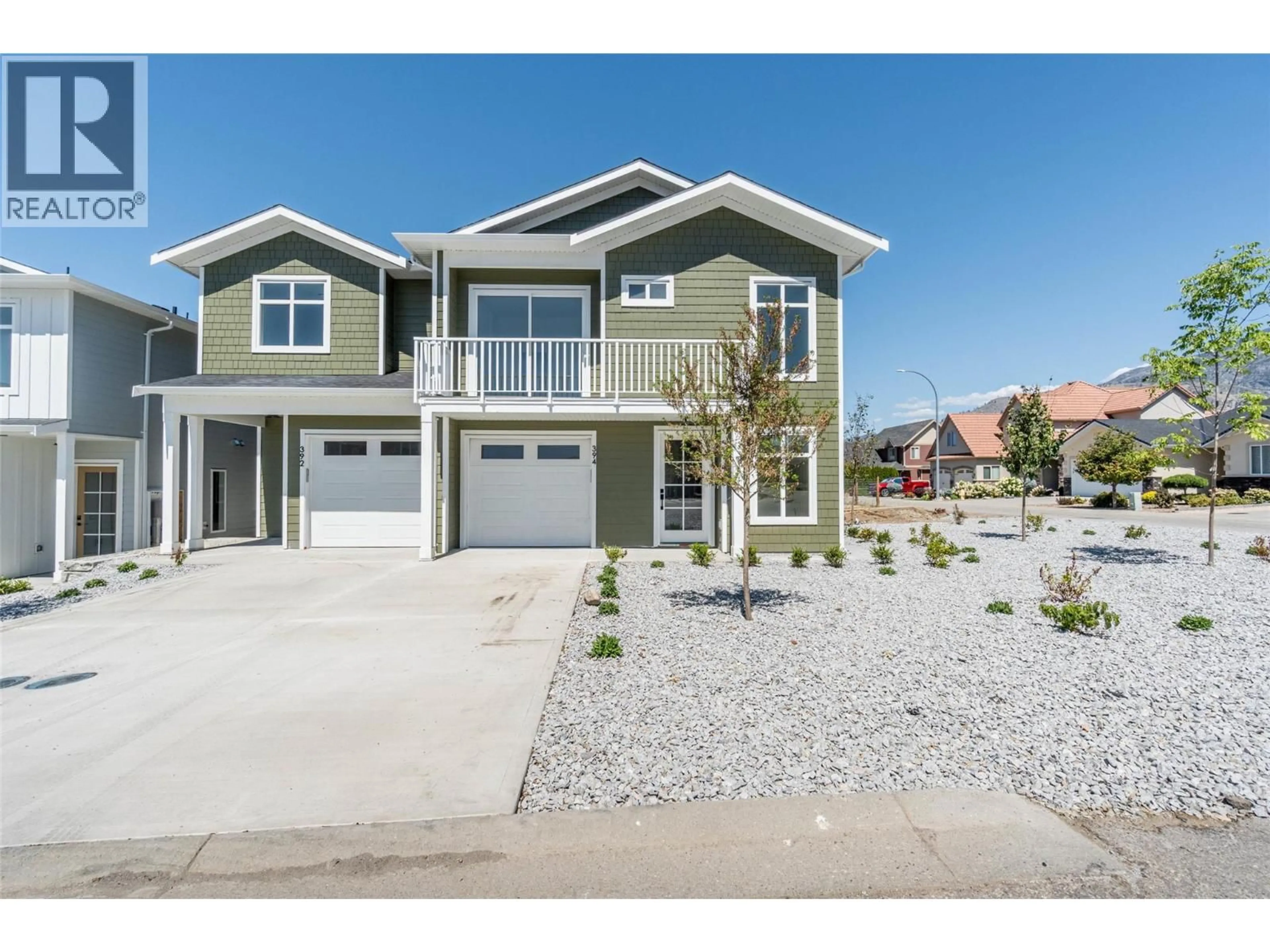 Home with vinyl exterior material, street for 394 CHARDONNAY AVENUE, Oliver British Columbia V0H1T4