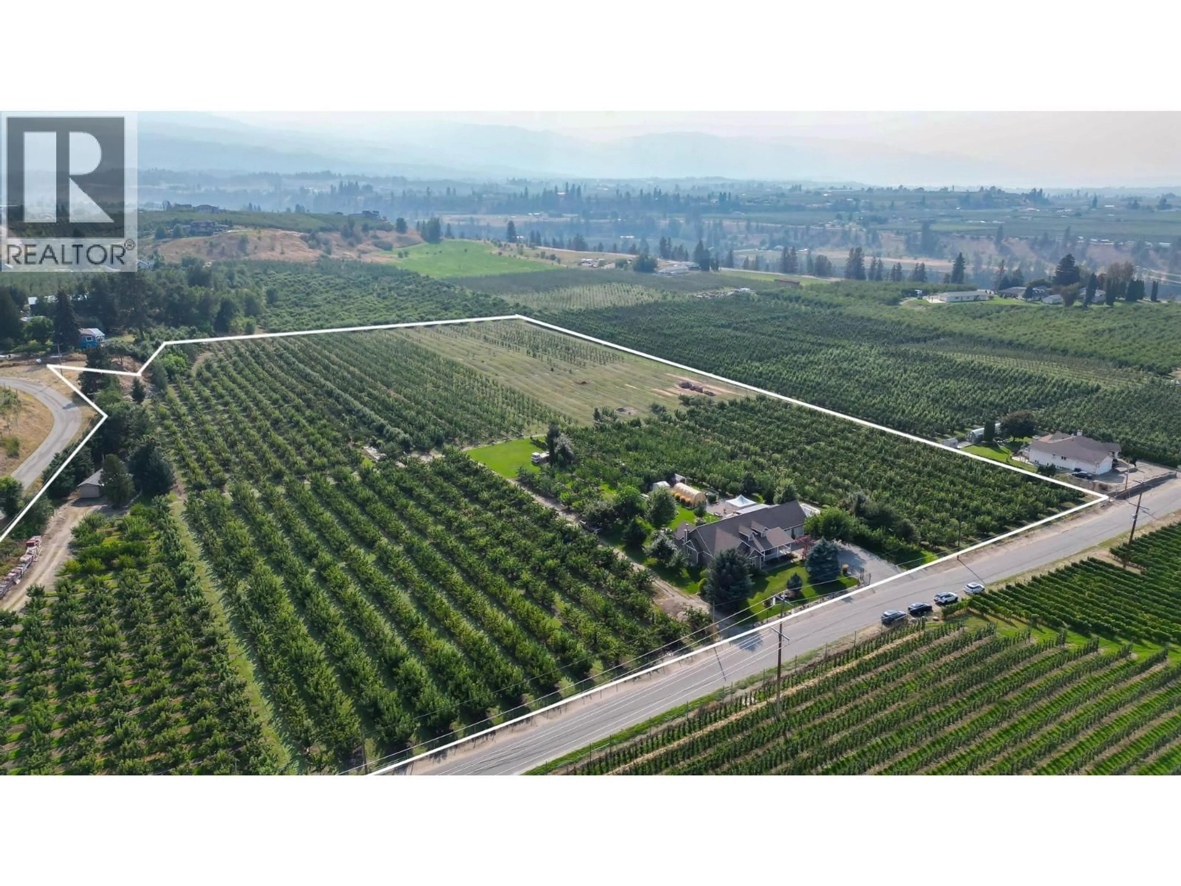 A pic from outside/outdoor area/front of a property/back of a property/a pic from drone, unknown for TEASDALE ROAD, Kelowna British Columbia V1P1C8