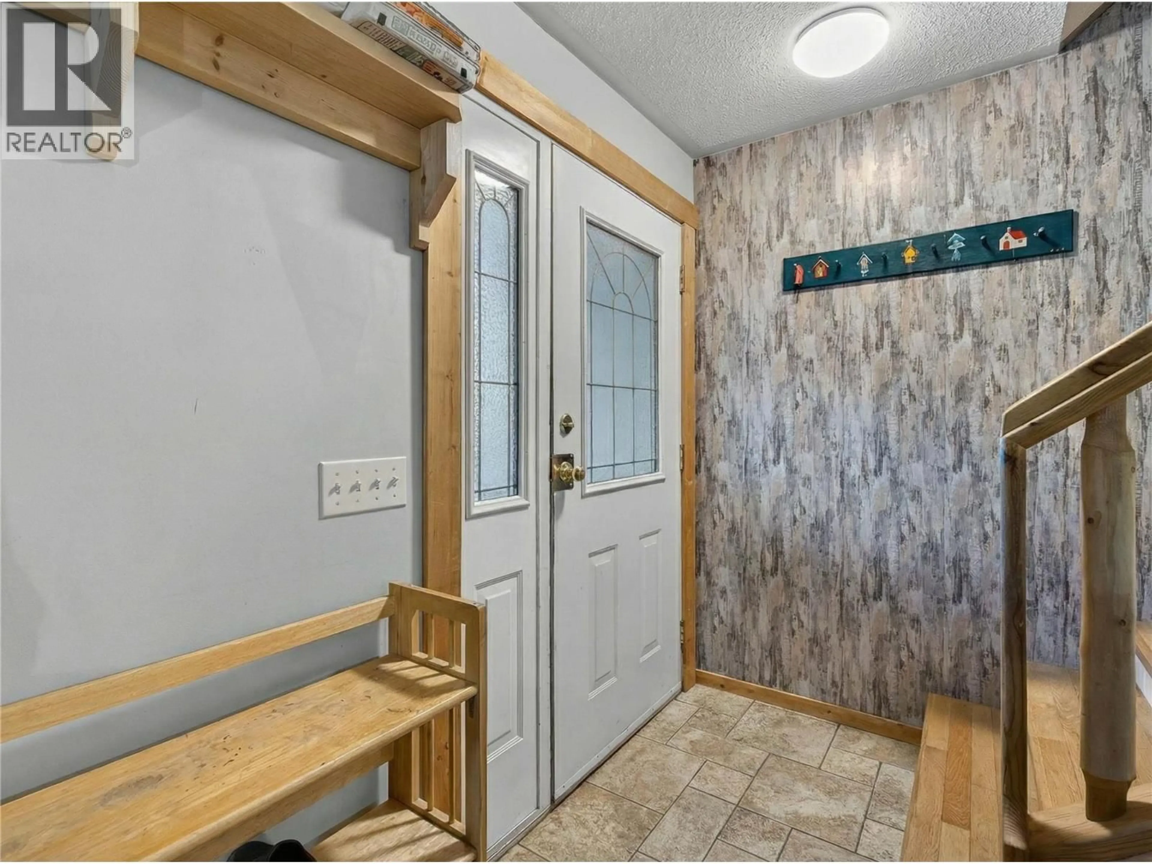 Indoor entryway for 114 TIMBERLANE ROAD, Enderby British Columbia V0E1V1