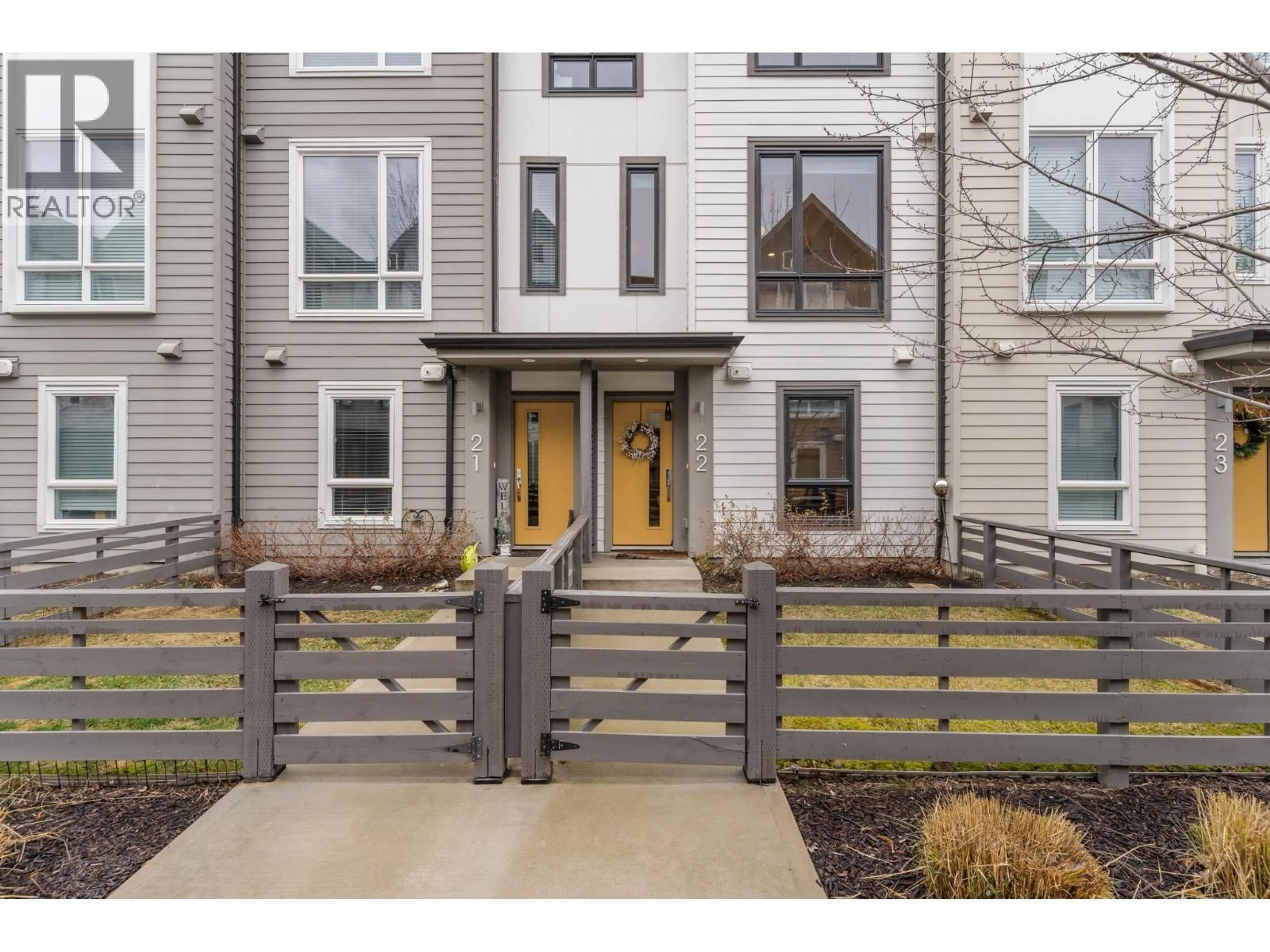 Indoor entryway for 22 - 170 CELANO CRESCENT, Kelowna British Columbia V1V1X1