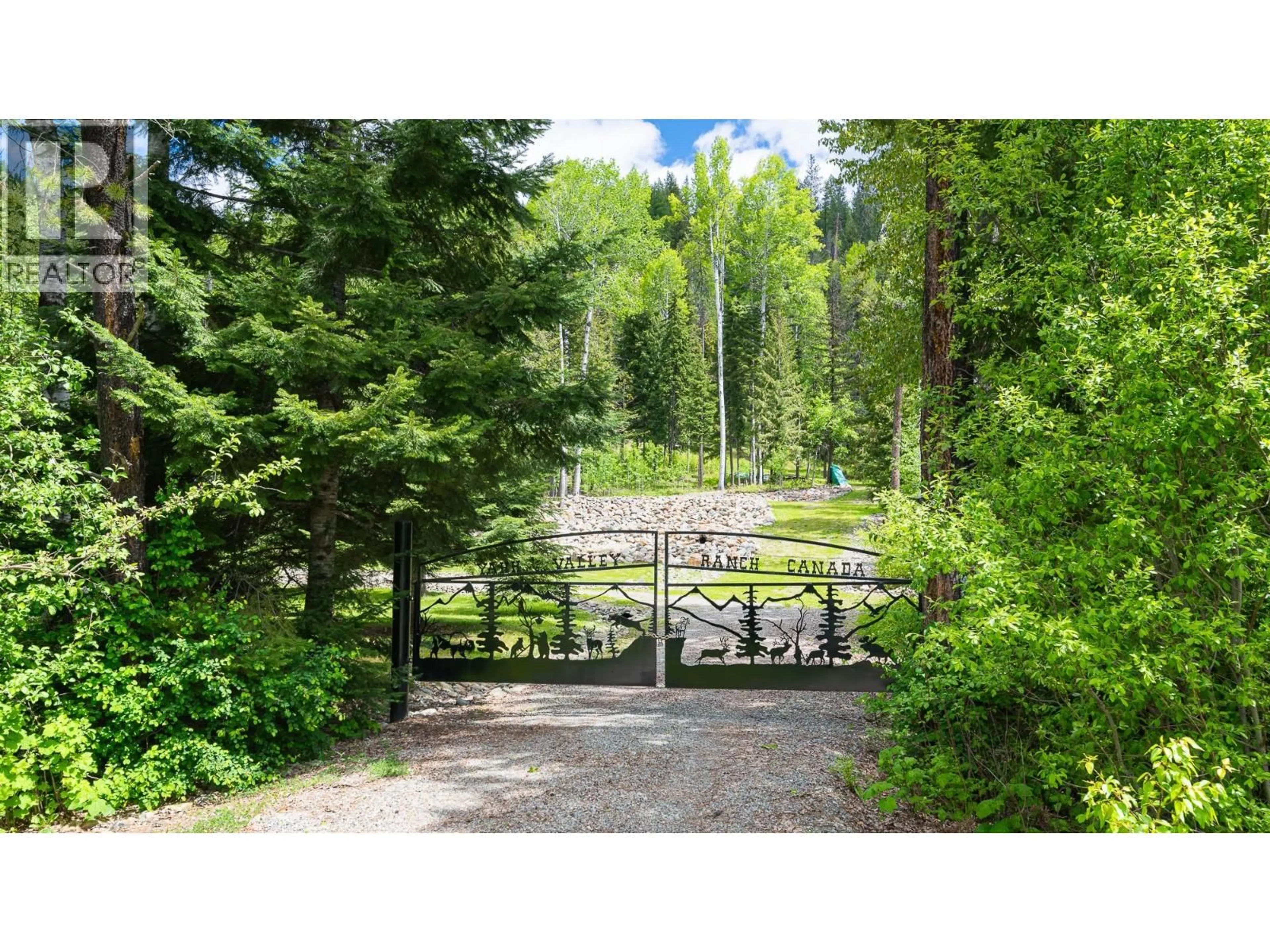 Patio, forest/trees view for 7470 3 HIGHWAY, Kitchener British Columbia V0B2P0