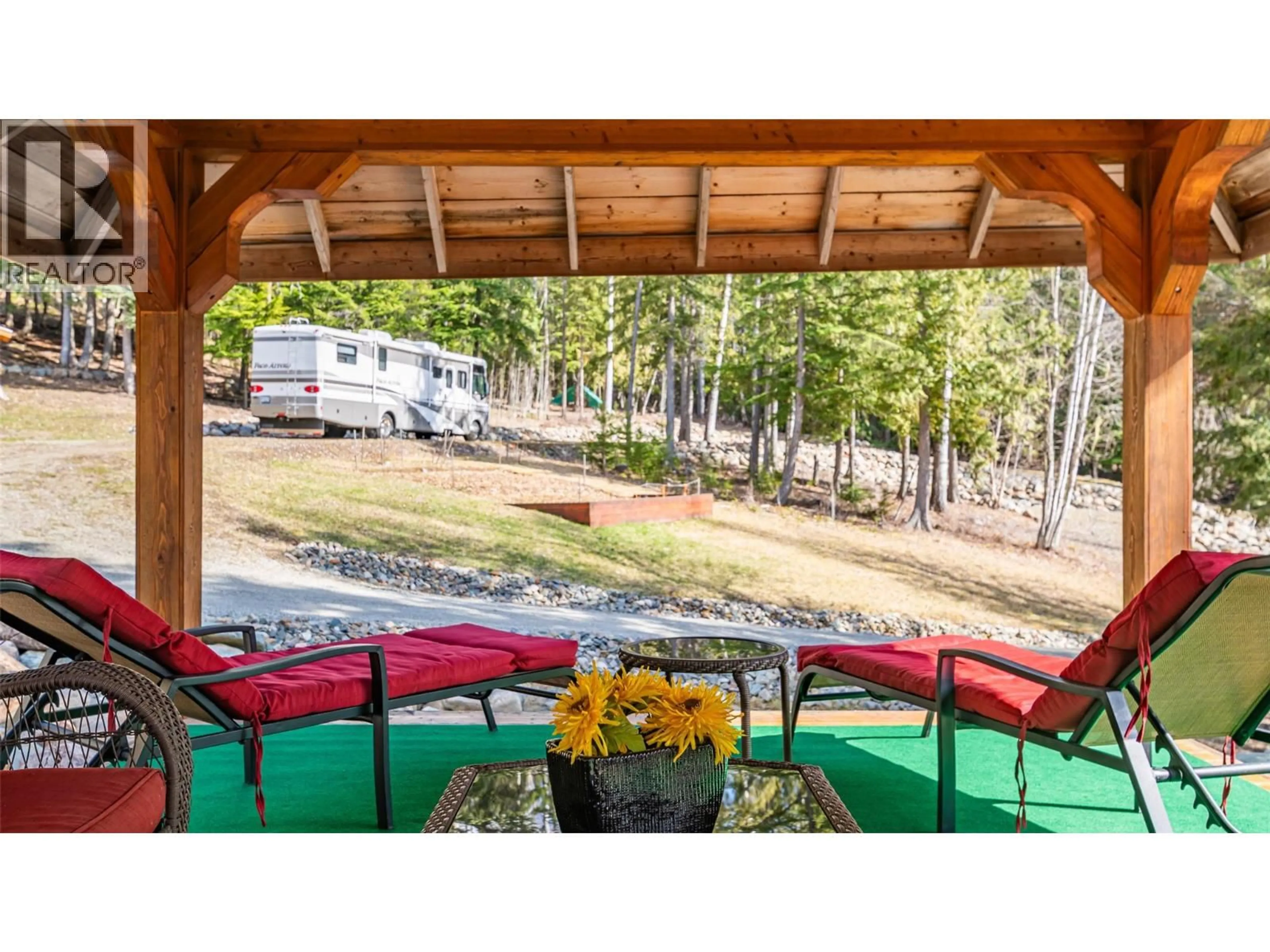 Patio, forest/trees view for 7470 3 HIGHWAY, Kitchener British Columbia V0B2P0