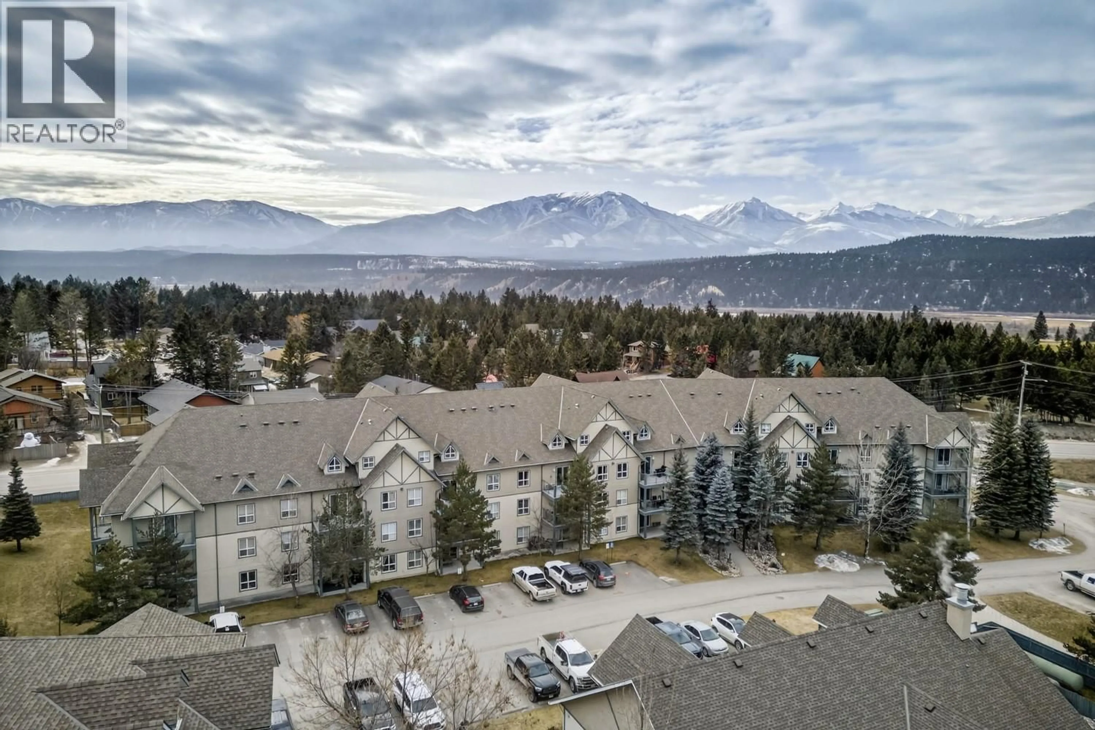 A pic from outside/outdoor area/front of a property/back of a property/a pic from drone, mountain view for 205 - 4767 FORSTERS LANDING ROAD, Radium Hot Springs British Columbia V0A1M0