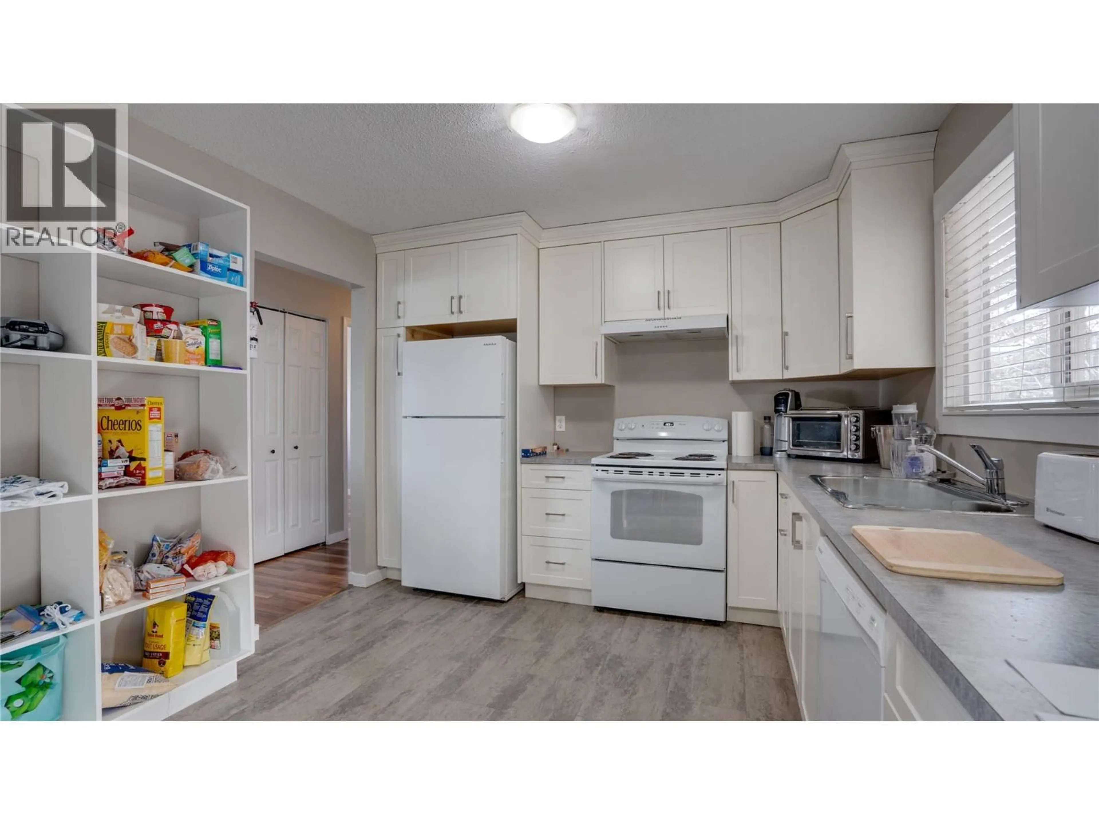 Standard kitchen, unknown for 1703 42A STREET, Vernon British Columbia V1T7H2