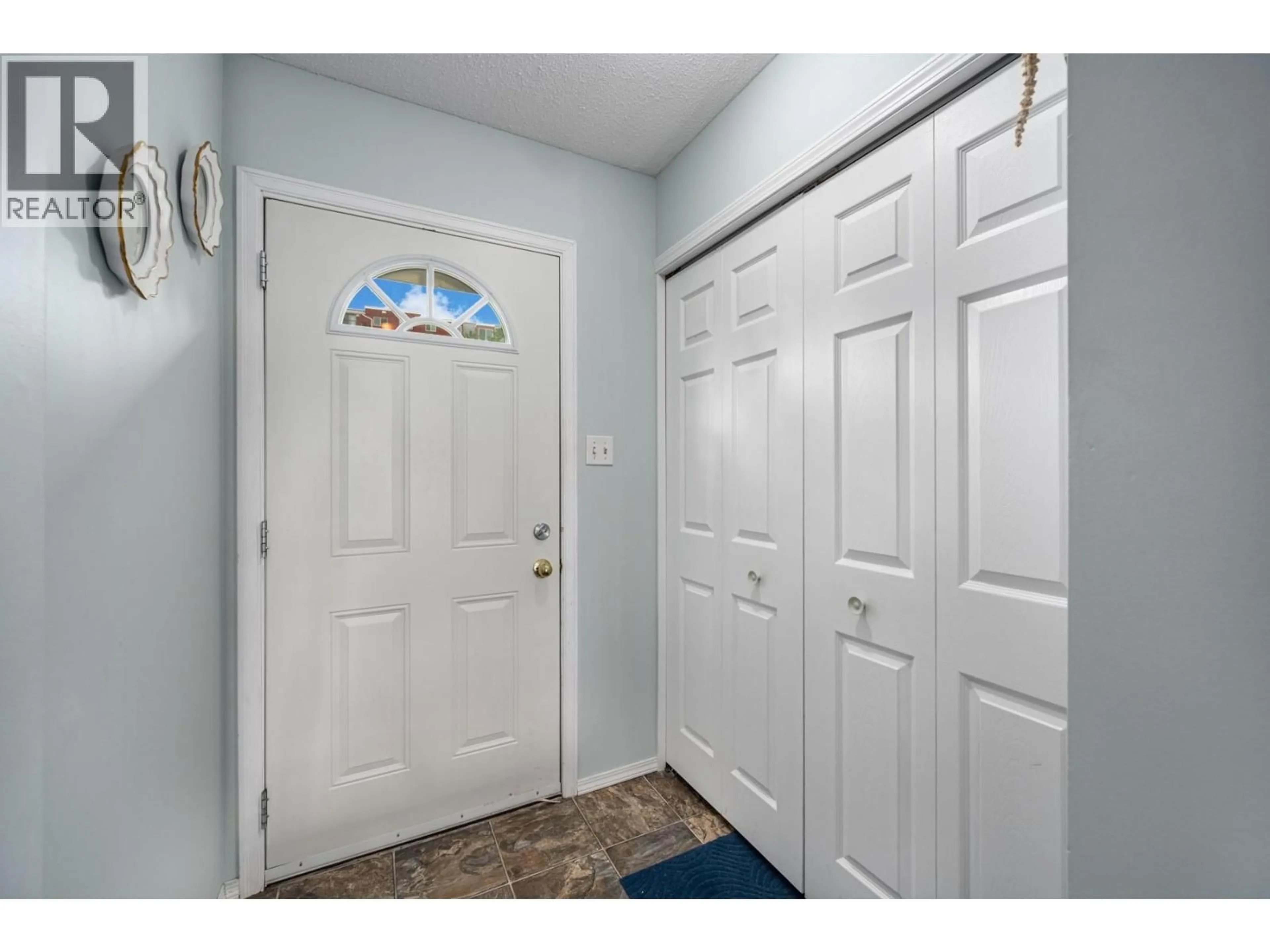Indoor entryway for 80 - 1750 SUMMIT DRIVE DRIVE, Kamloops British Columbia V2E0C9