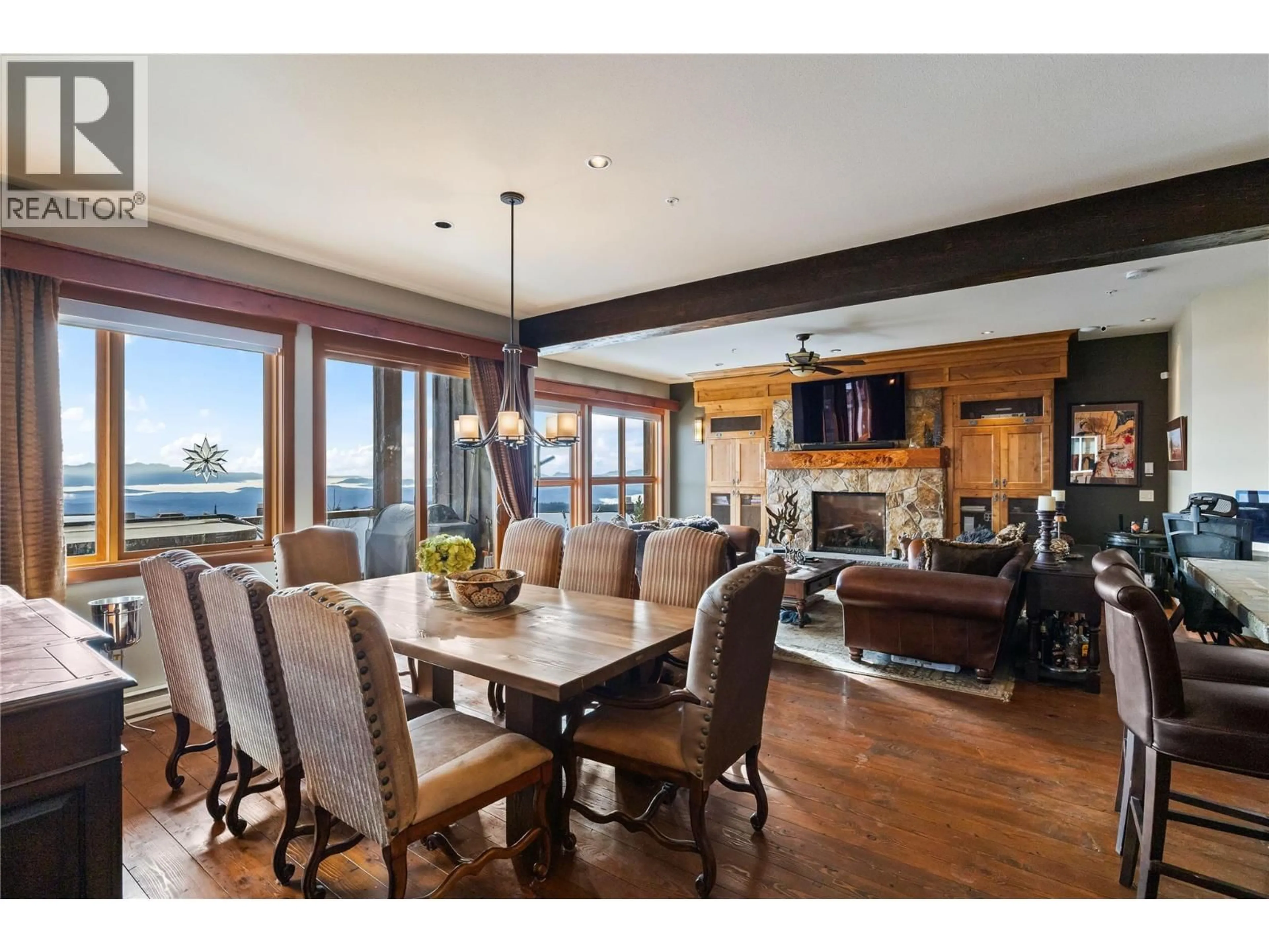 Dining room, wood/laminate floor for 4 - 80 KETTLEVIEW ROAD, Big White British Columbia V1P1P3