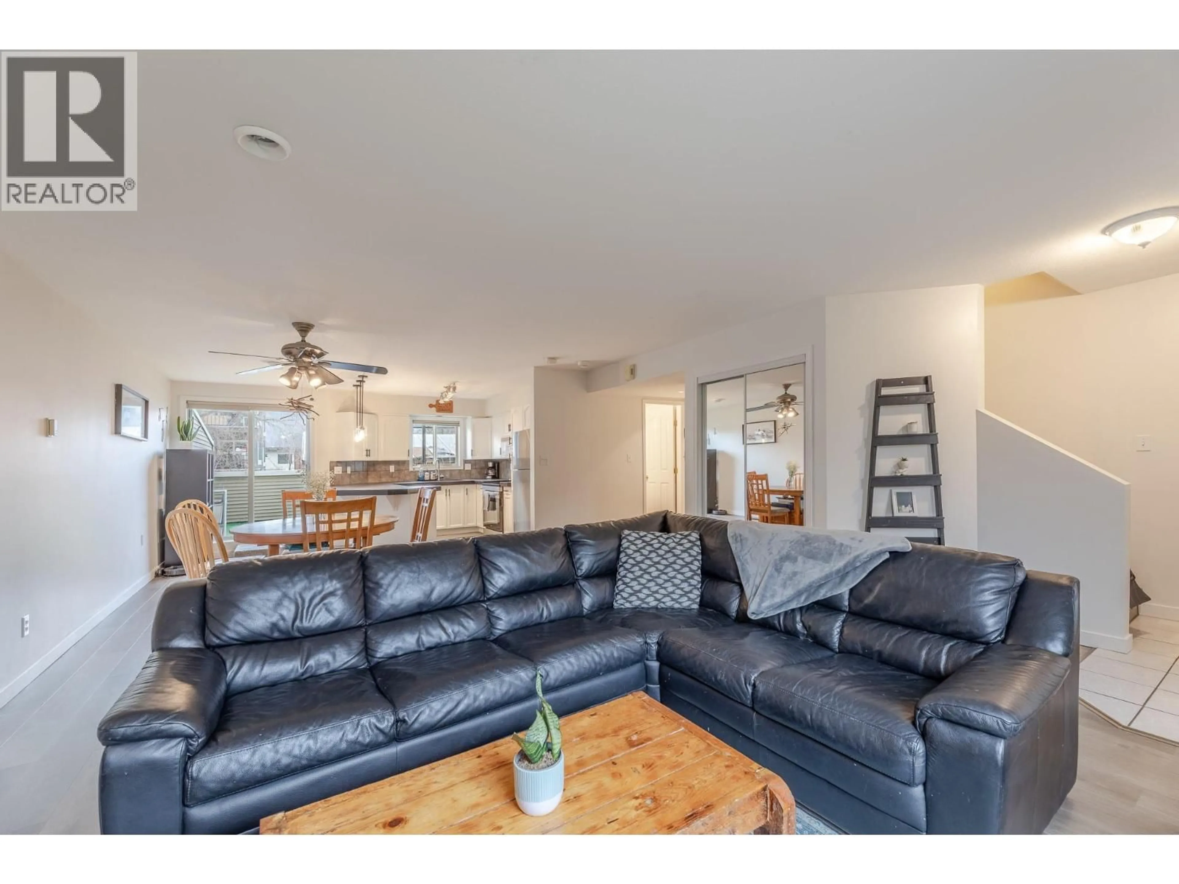 Living room with furniture, unknown for 105 - 99 CALGARY AVENUE, Penticton British Columbia V2A2T7