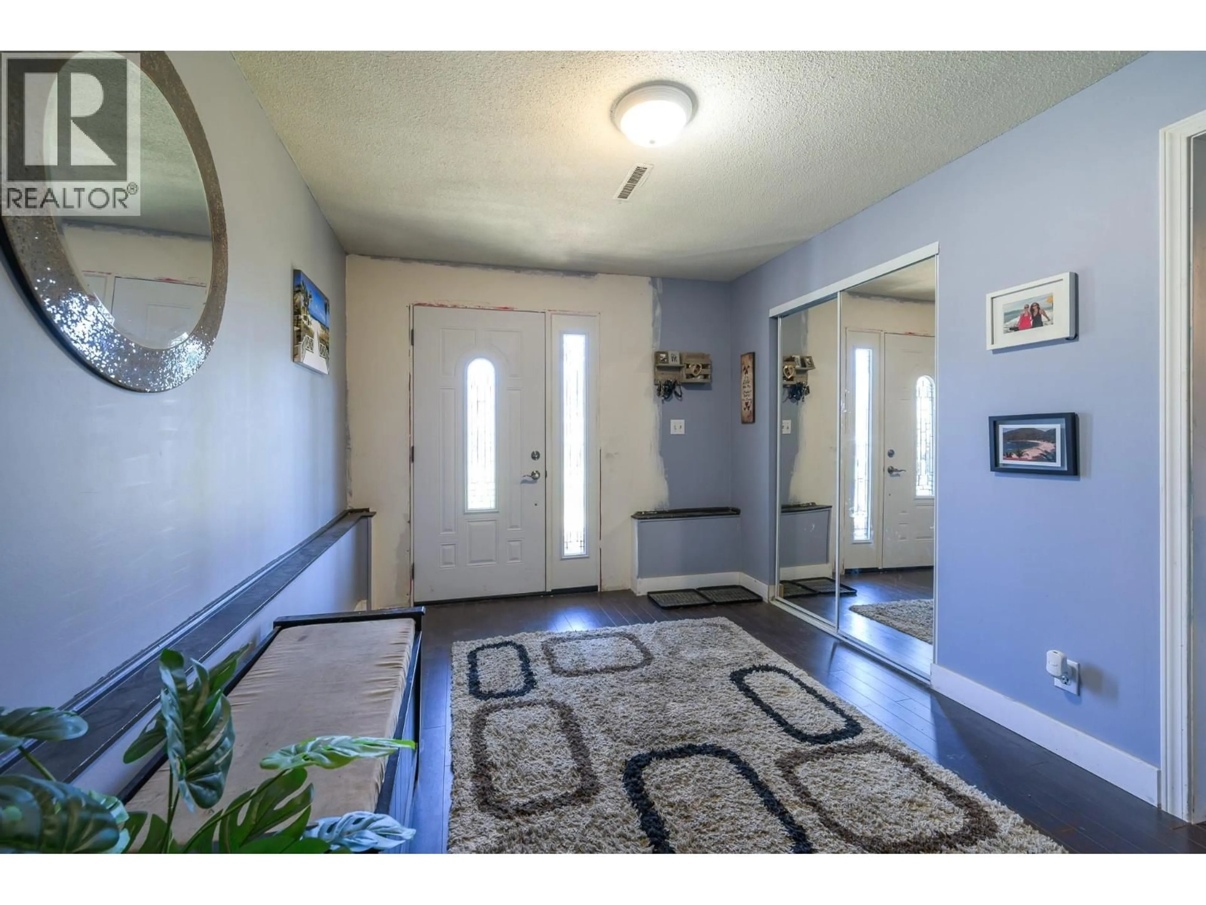 Indoor entryway for 531 BAYWOOD CRESCENT, Kamloops British Columbia V2B6B2