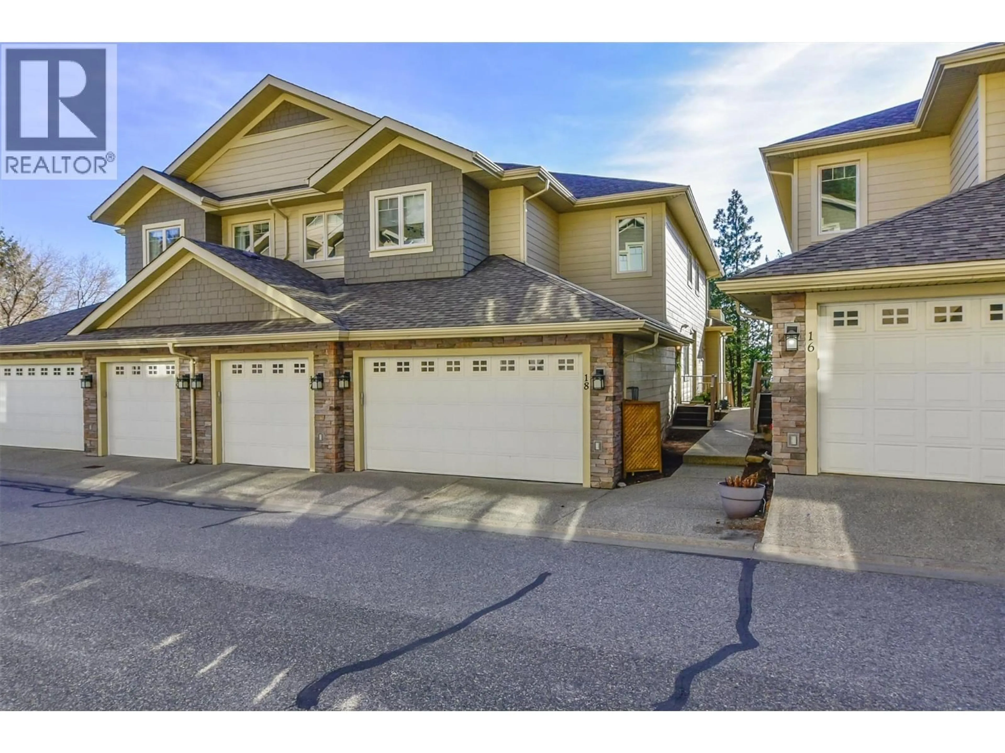 A pic from outside/outdoor area/front of a property/back of a property/a pic from drone, street for 18 - 2283 SHANNON HEIGHTS COURT, West Kelowna British Columbia V4T3B9