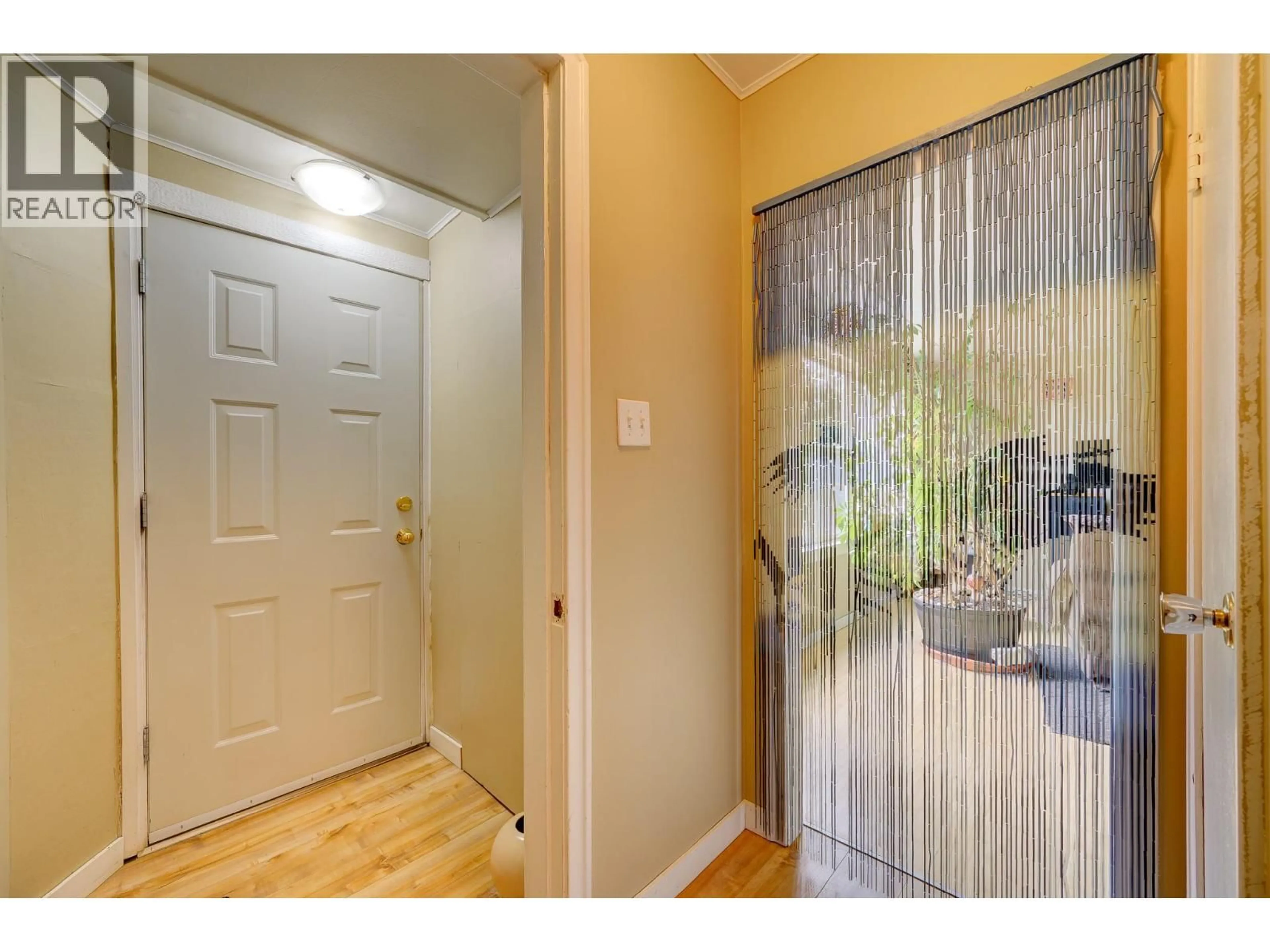 Indoor entryway for 644 BRENTWOOD AVENUE, Kamloops British Columbia V2B1P5