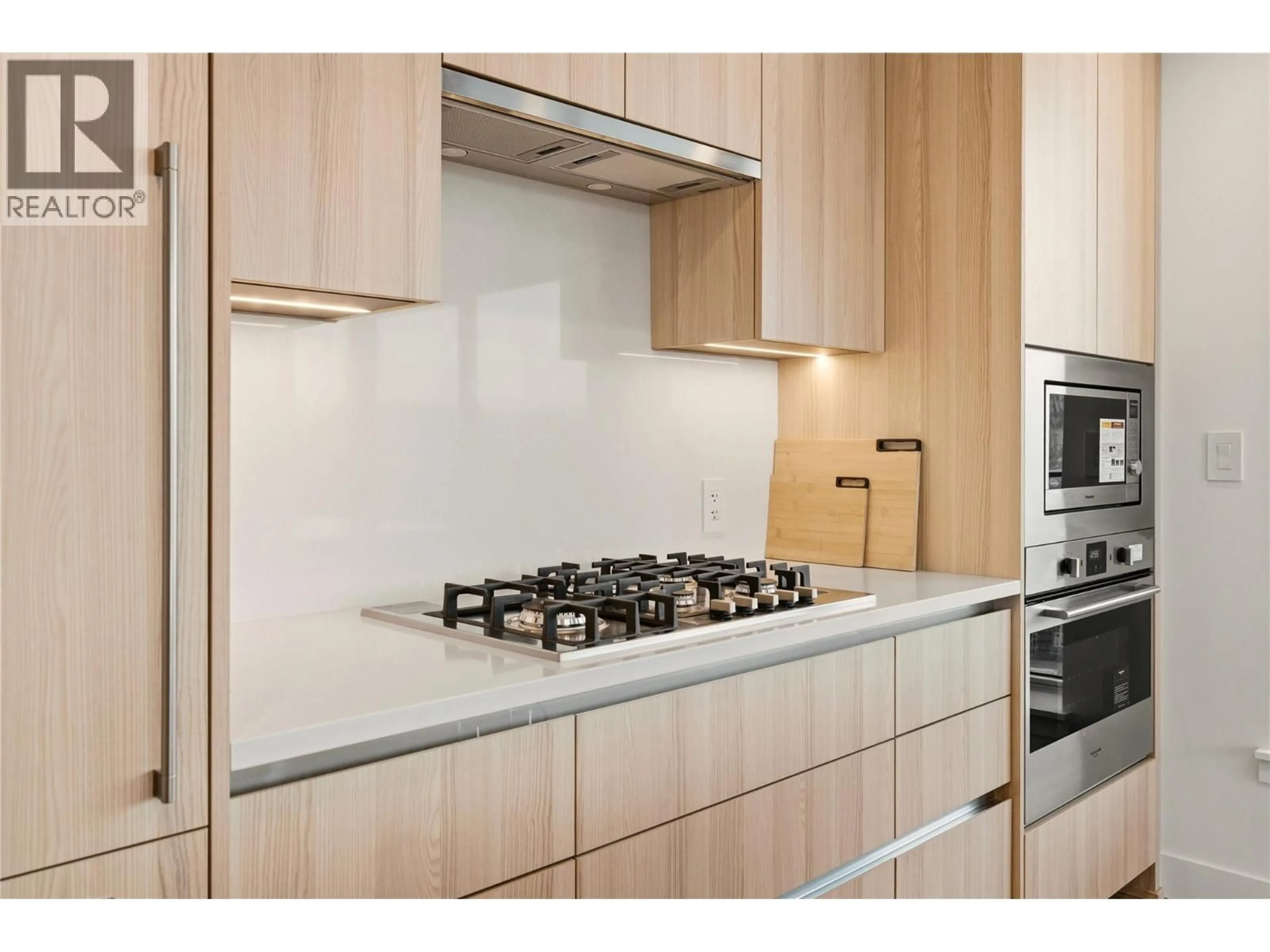 Standard kitchen, wood/laminate floor for 3402 - 1626 WATER STREET, Kelowna British Columbia V1Y0N7