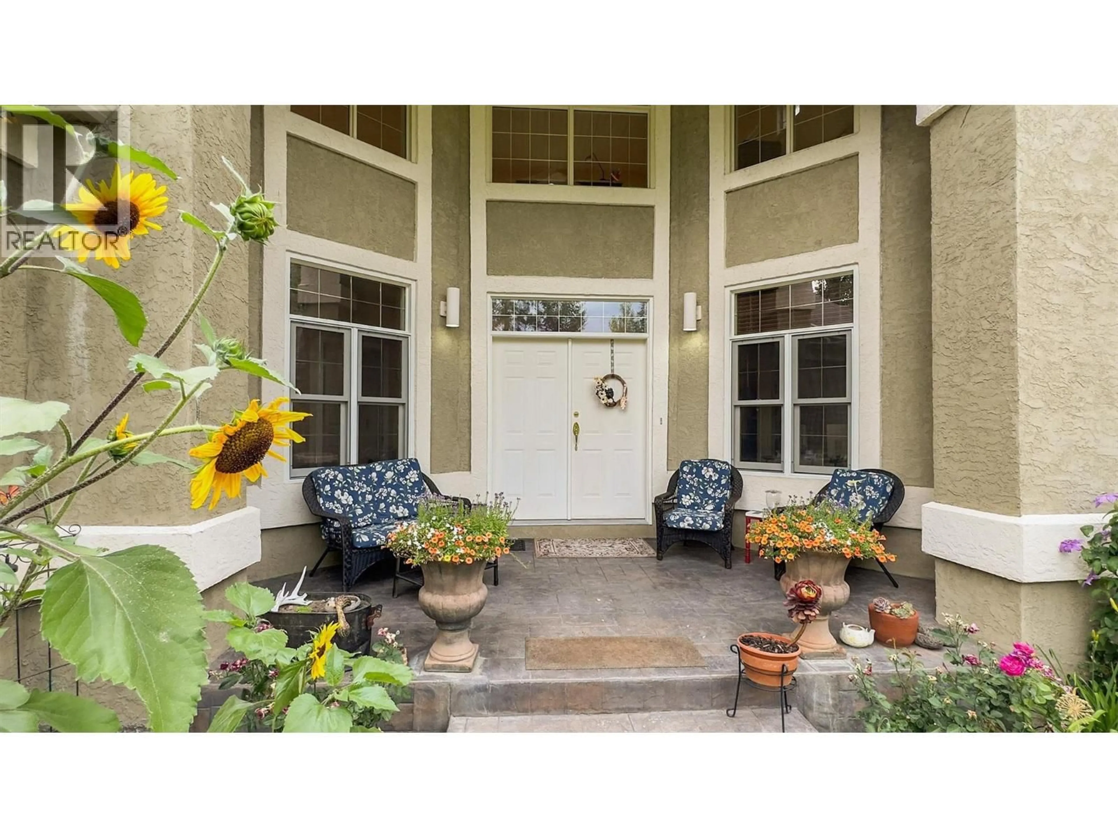 Indoor entryway for 3605 LUXMOORE ROAD, Kelowna British Columbia V1W4C7