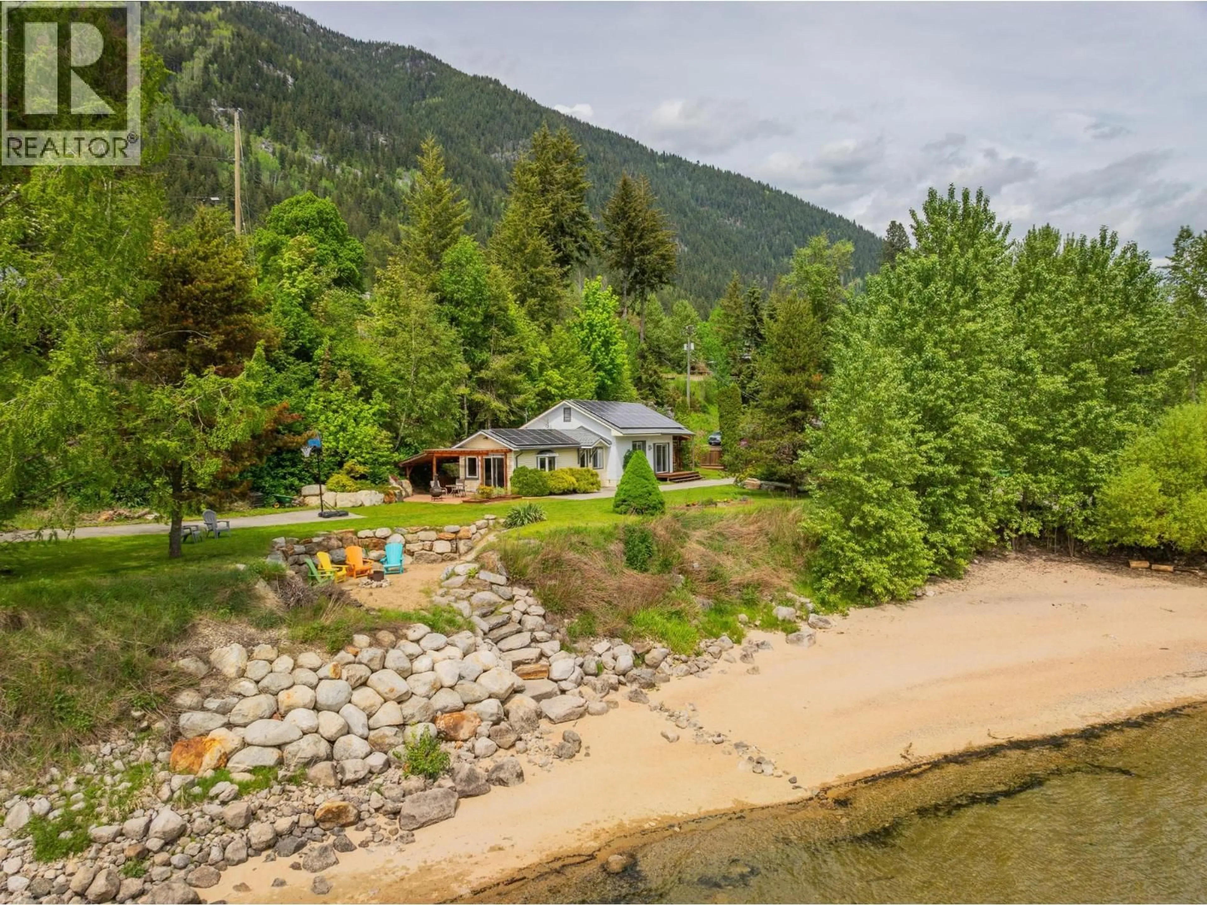 A pic from outside/outdoor area/front of a property/back of a property/a pic from drone, water/lake/river/ocean view for 606 JORGENSEN ROAD, Nelson British Columbia V1L6M6